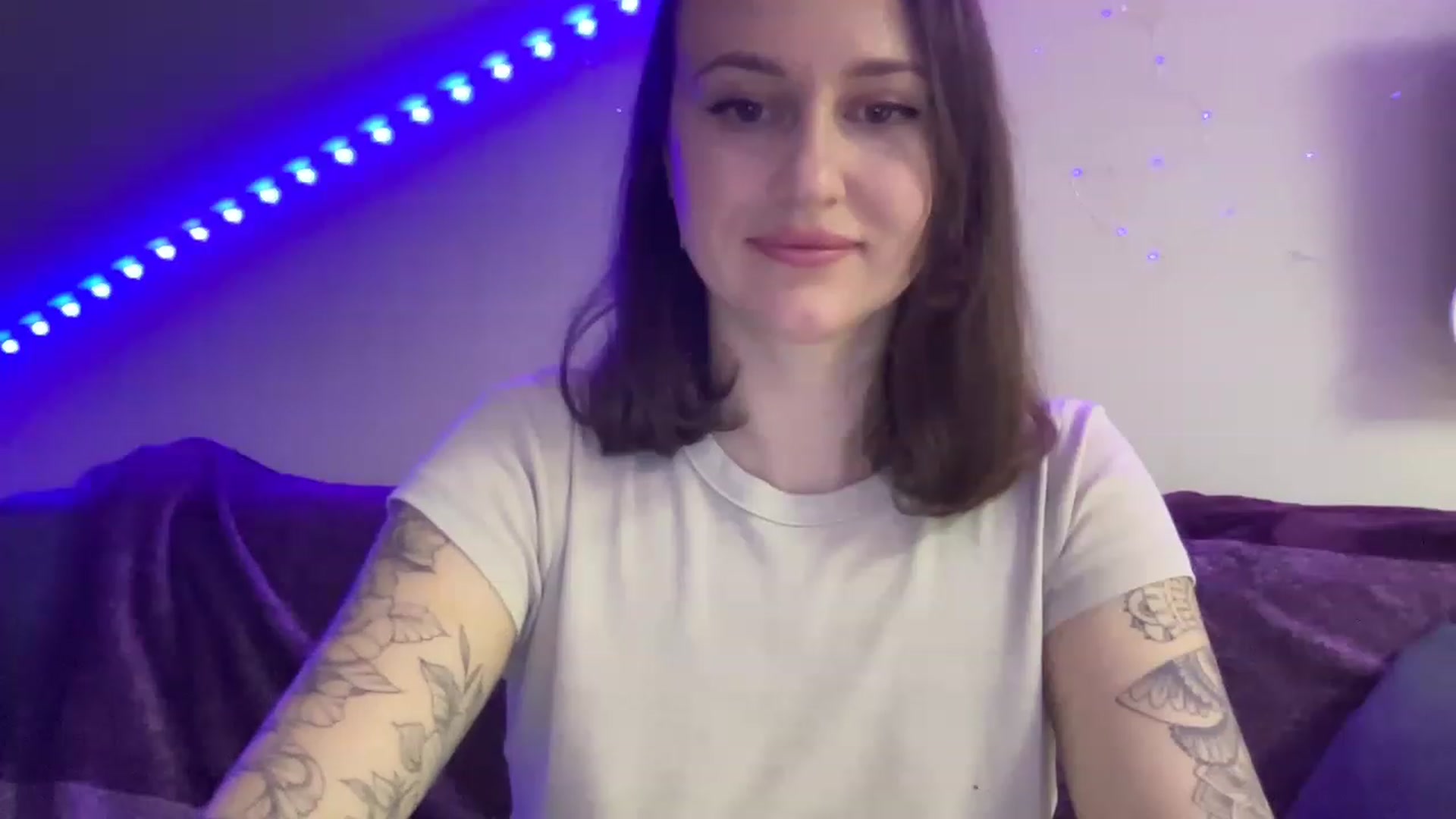 Gallery image thumbnail from Curvy_Bae's myfreecams stream on, 12/28/2022, 23:09 image 20 of 20