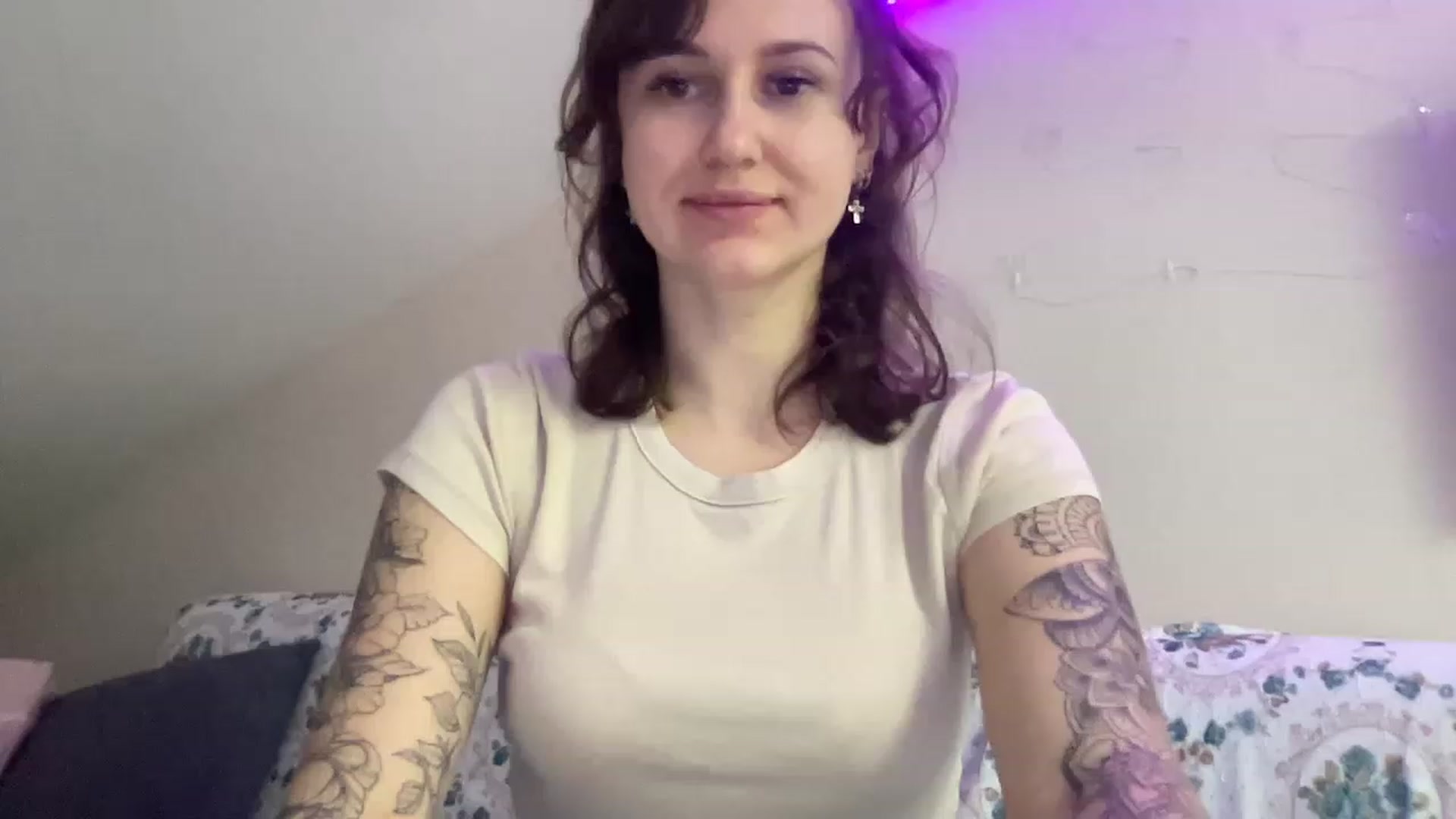 Gallery image thumbnail from Curvy_Bae's myfreecams stream on, 01/25/2023, 18:53 image 2 of 20
