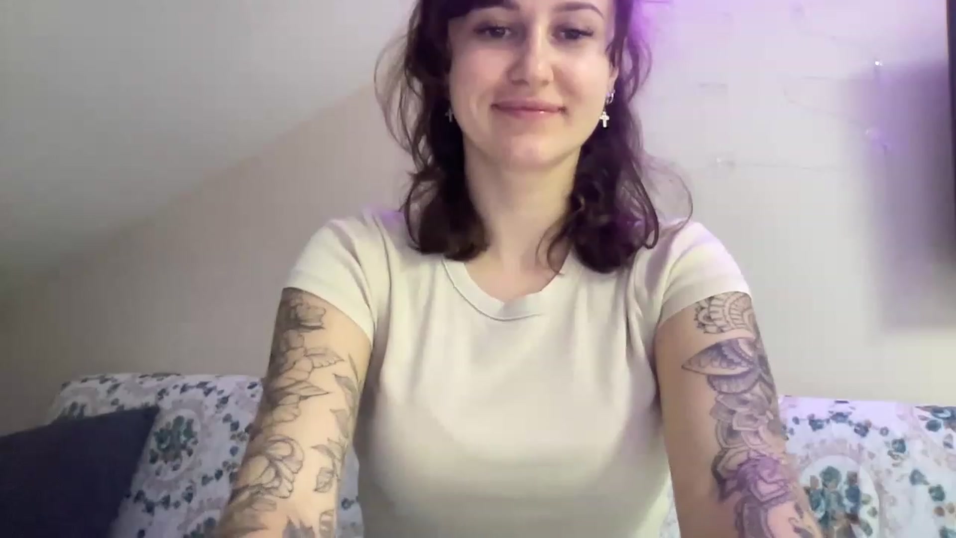 Gallery image thumbnail from Curvy_Bae's myfreecams stream on, 01/25/2023, 18:53 image 9 of 20