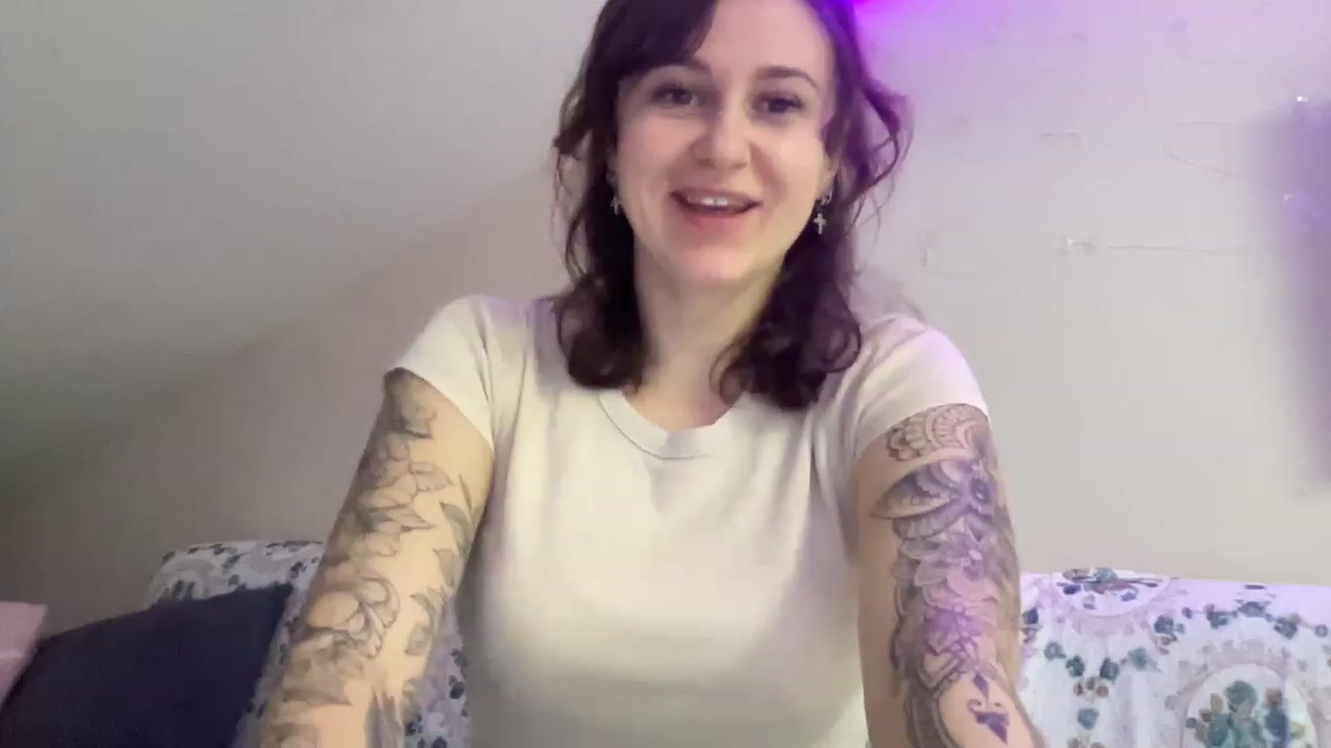 Gallery image thumbnail from Curvy_Bae's myfreecams stream on, 01/25/2023, 18:53 image 3 of 20