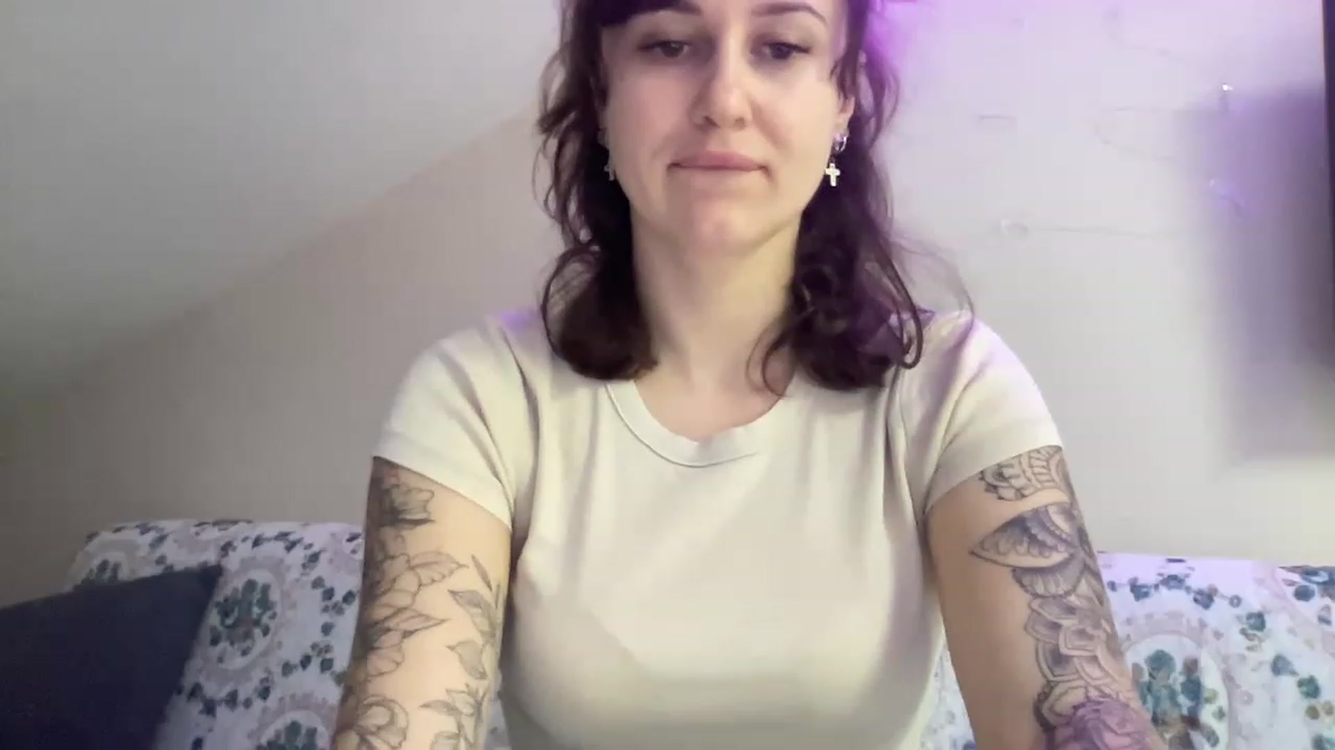 Gallery image thumbnail from Curvy_Bae's myfreecams stream on, 01/25/2023, 18:53 image 10 of 20