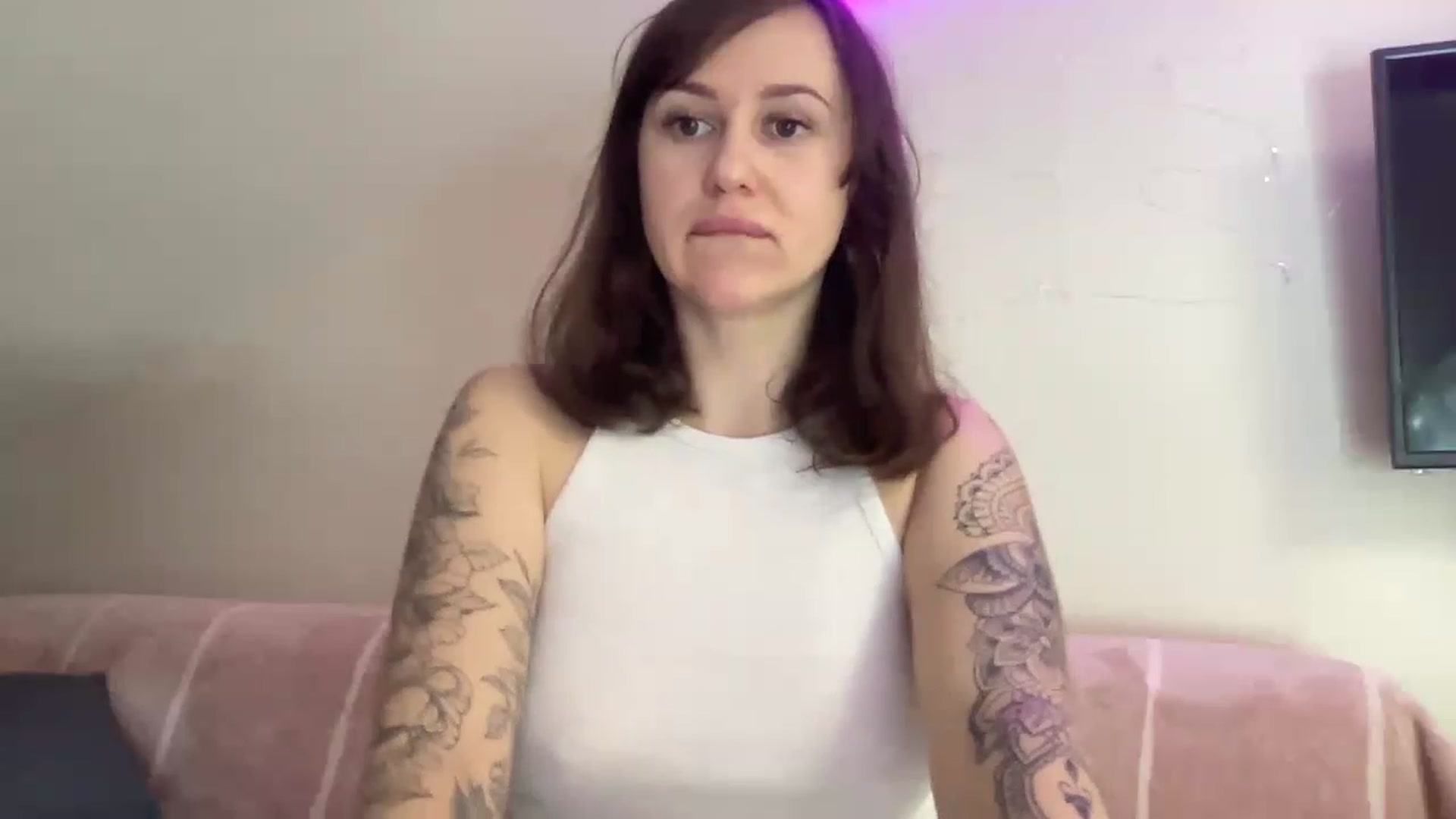 Gallery image thumbnail from Curvy_Bae's myfreecams stream on, 01/31/2023, 18:01 image 16 of 20
