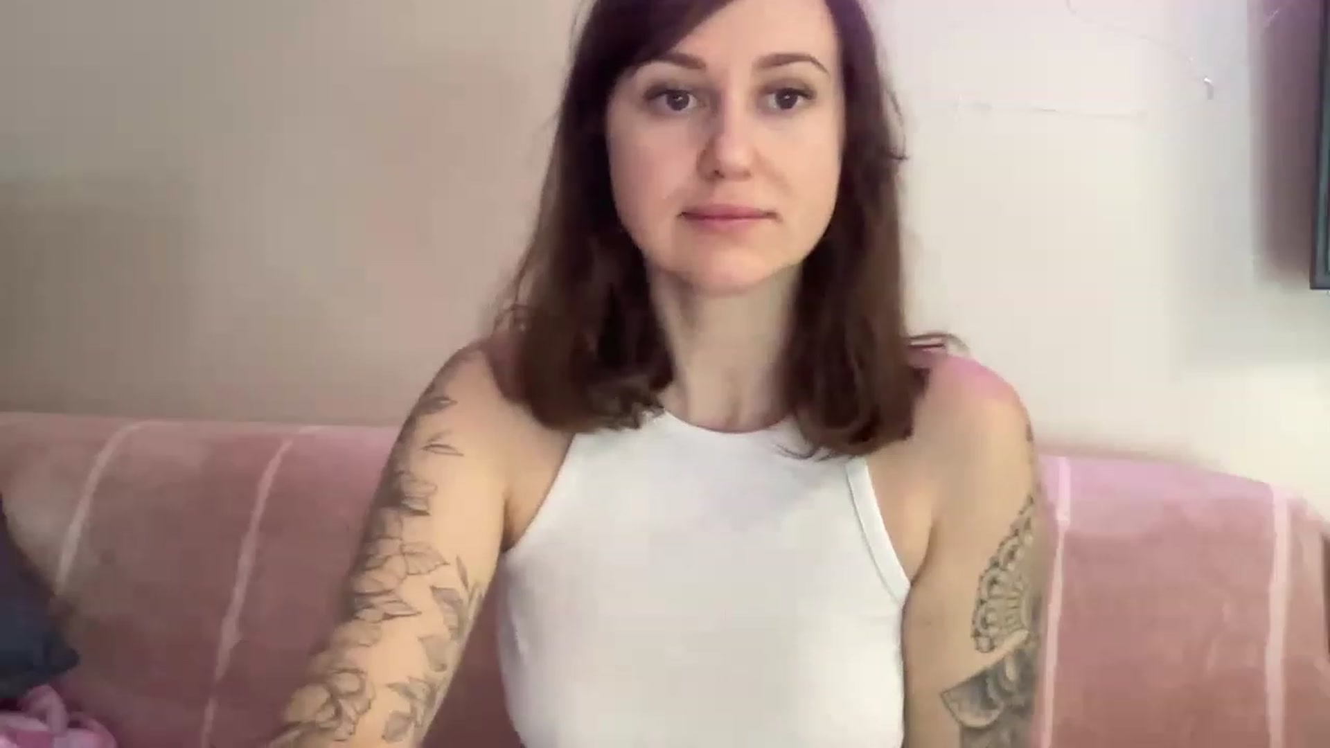 Gallery image thumbnail from Curvy_Bae's myfreecams stream on, 01/31/2023, 18:01 image 18 of 20