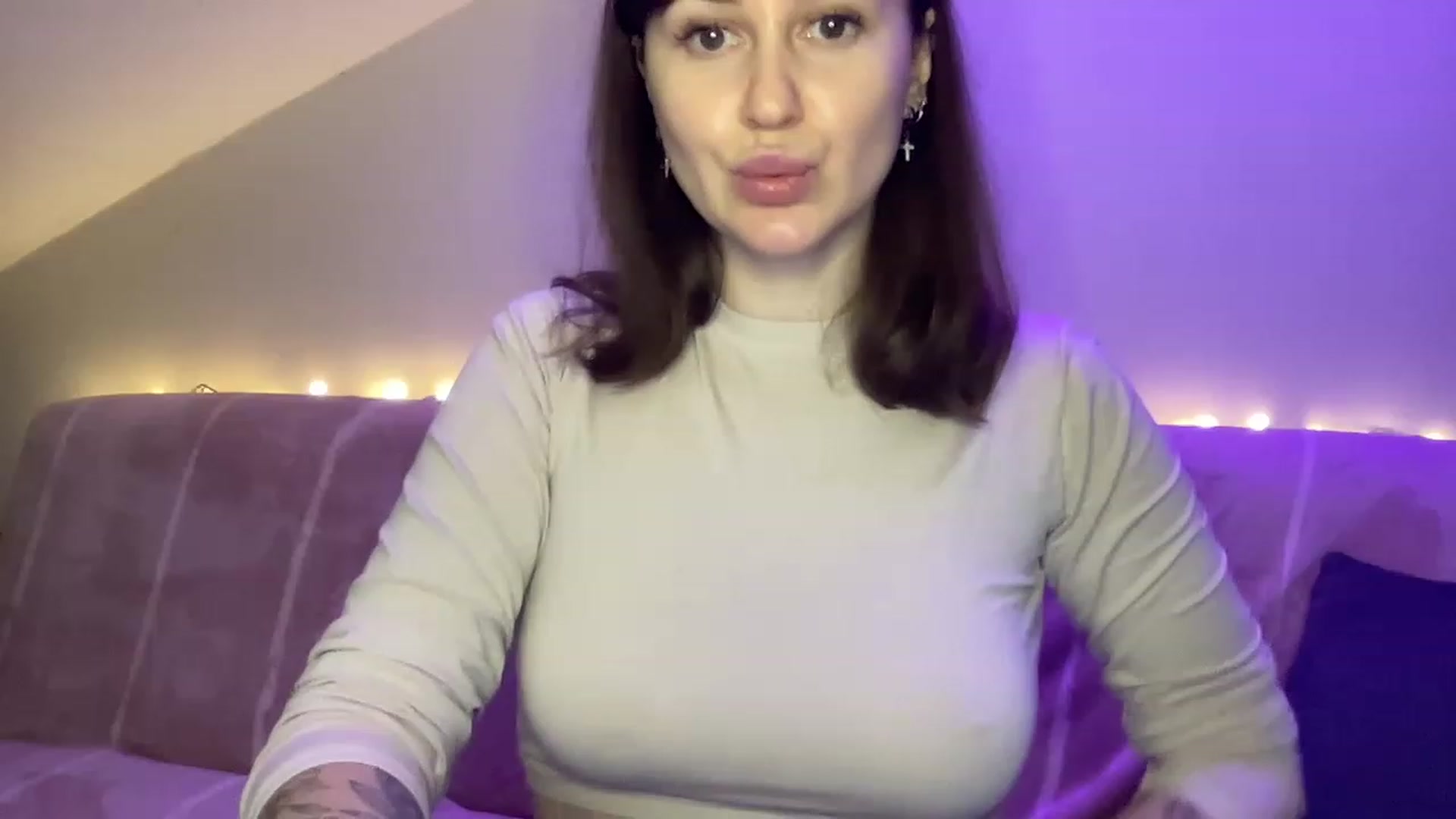 Gallery image thumbnail from Curvy_Bae's myfreecams stream on, 02/05/2023, 15:41 image 18 of 20