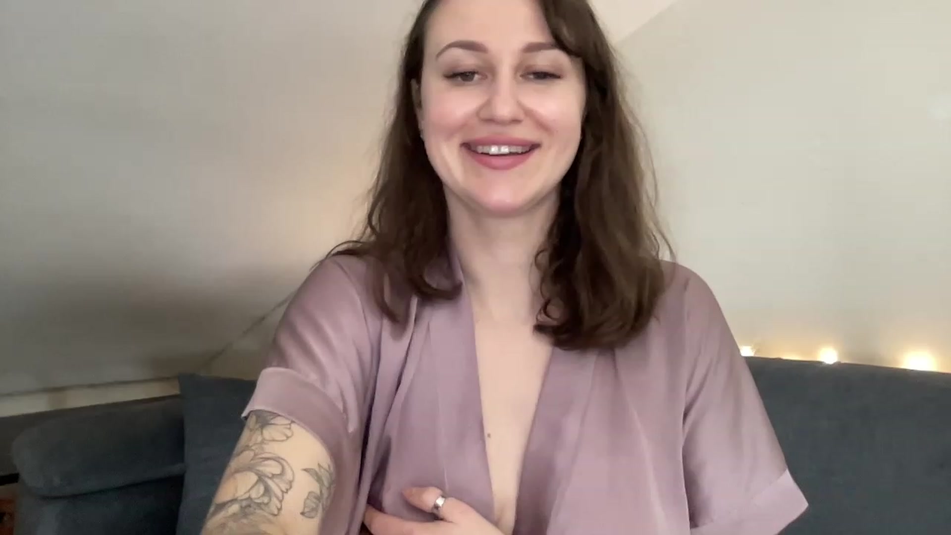 Gallery image thumbnail from Curvy_Bae's myfreecams stream on, 03/13/2023, 18:22 image 19 of 20