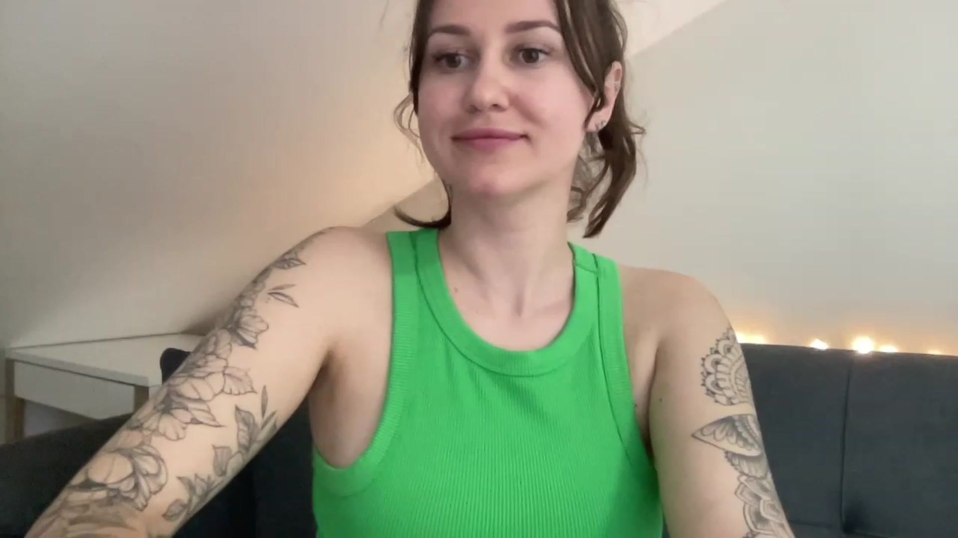 Gallery image thumbnail from Curvy_Bae's myfreecams stream on, 04/24/2023, 17:05 image 6 of 20