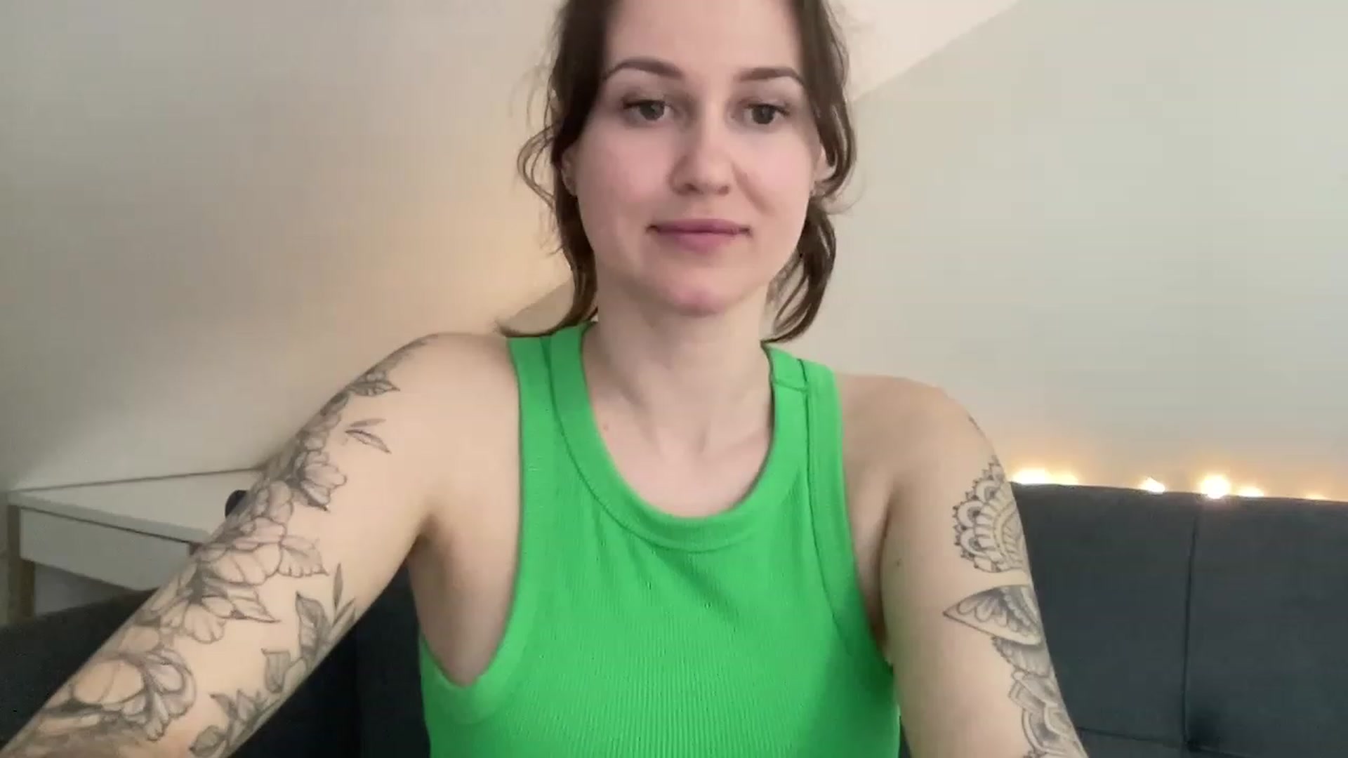 Gallery image thumbnail from Curvy_Bae's myfreecams stream on, 04/24/2023, 17:05 image 9 of 20