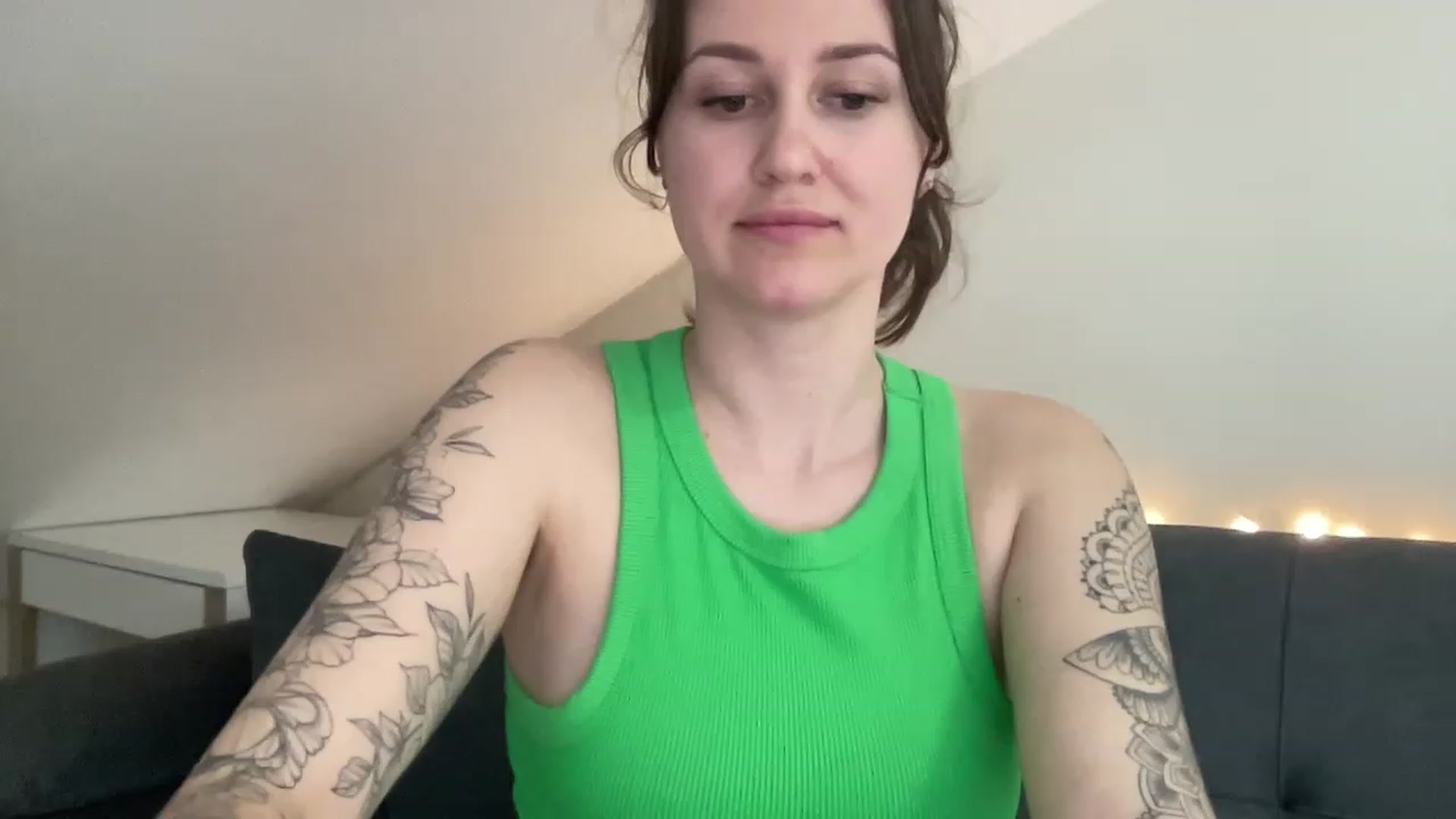 Gallery image thumbnail from Curvy_Bae's myfreecams stream on, 04/24/2023, 17:05 image 3 of 20