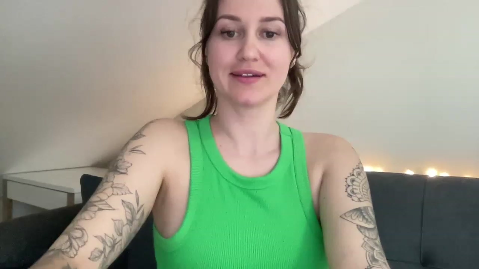 Gallery image thumbnail from Curvy_Bae's myfreecams stream on, 04/24/2023, 17:05 image 7 of 20