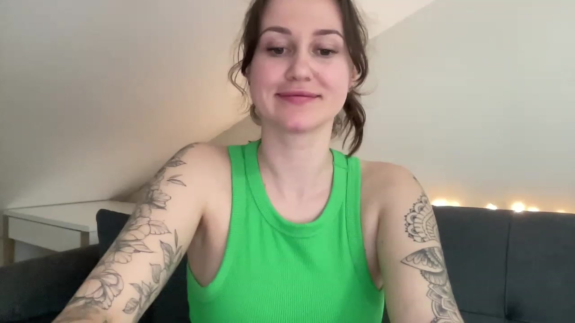 Gallery image thumbnail from Curvy_Bae's myfreecams stream on, 04/24/2023, 17:05 image 11 of 20