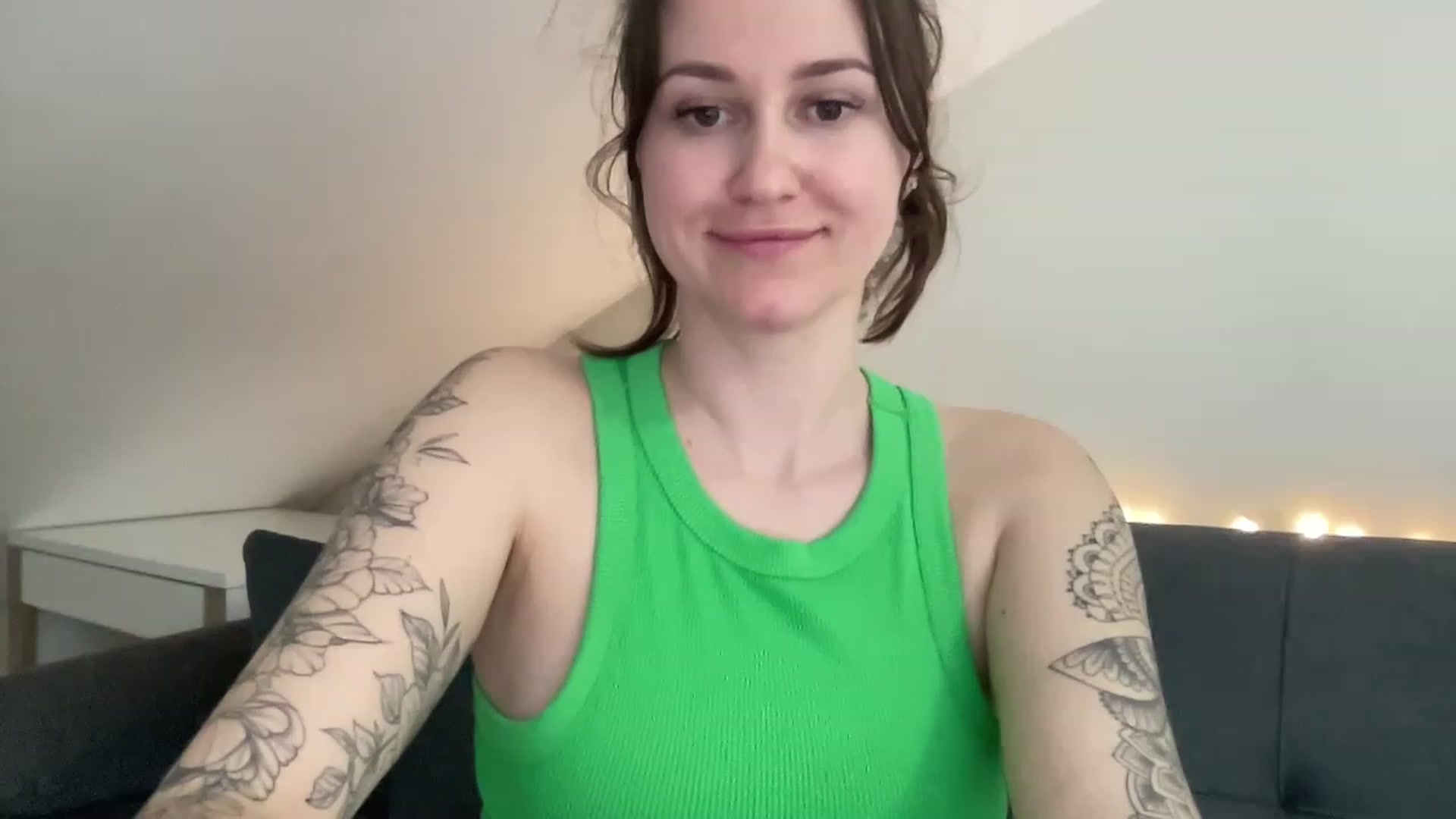 Gallery image thumbnail from Curvy_Bae's myfreecams stream on, 04/24/2023, 17:05 image 5 of 20