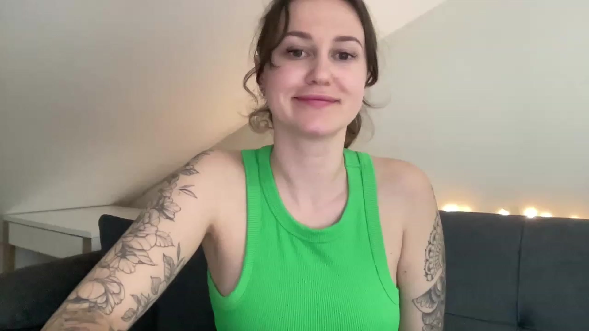 Gallery image thumbnail from Curvy_Bae's myfreecams stream on, 04/24/2023, 17:05 image 1 of 20