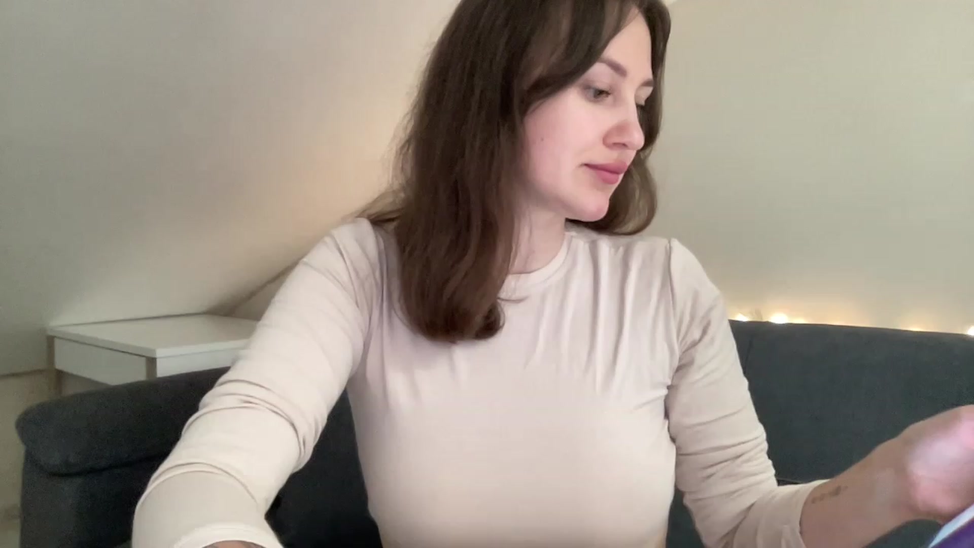 Gallery image thumbnail from Curvy_Bae's myfreecams stream on, 05/04/2023, 13:47 image 12 of 20