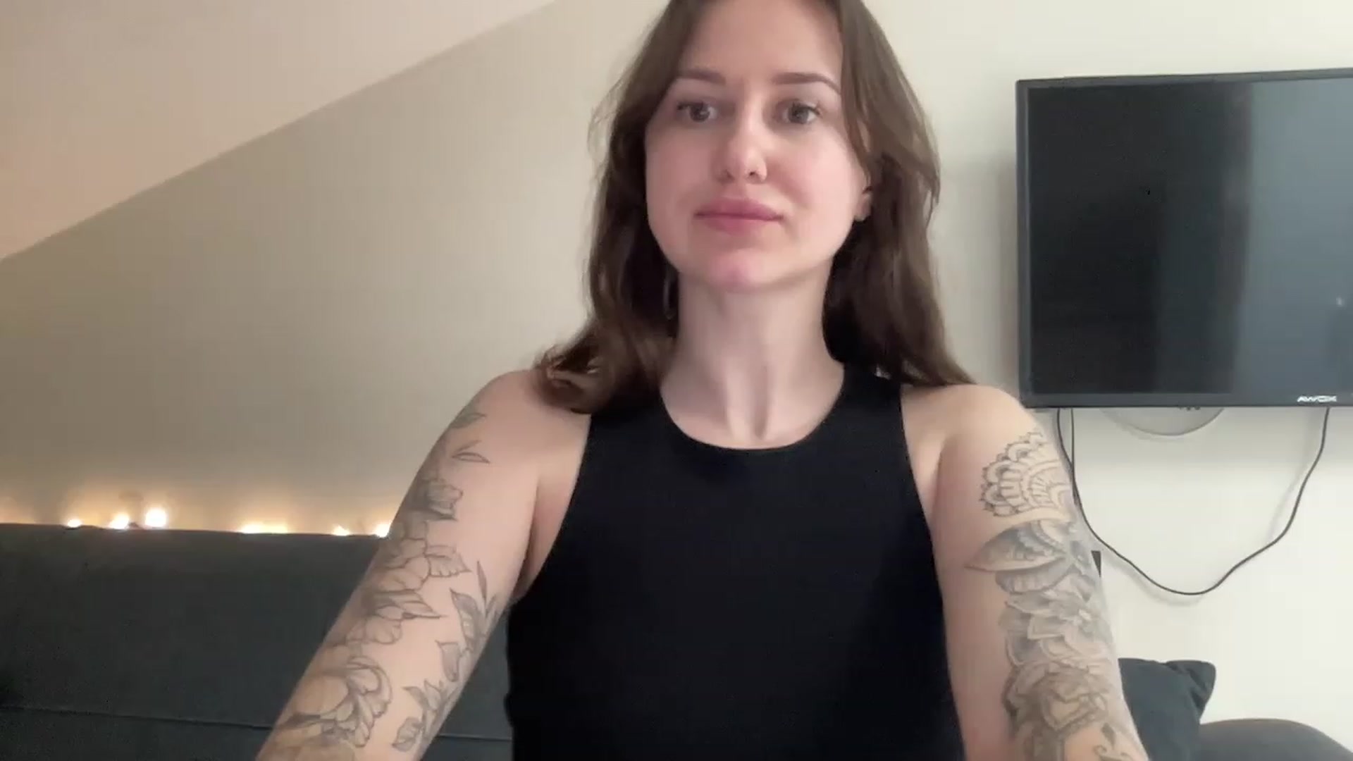 Gallery image thumbnail from Curvy_Bae's myfreecams stream on, 05/06/2023, 11:36 image 13 of 20