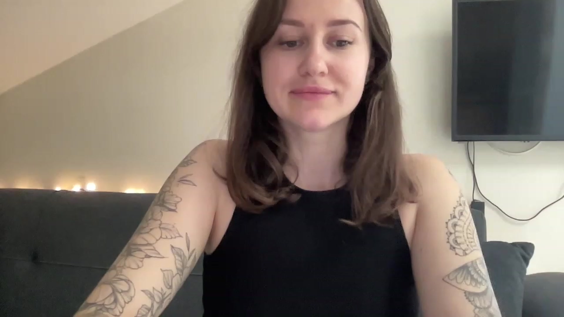 Gallery image thumbnail from Curvy_Bae's myfreecams stream on, 05/06/2023, 11:36 image 5 of 20