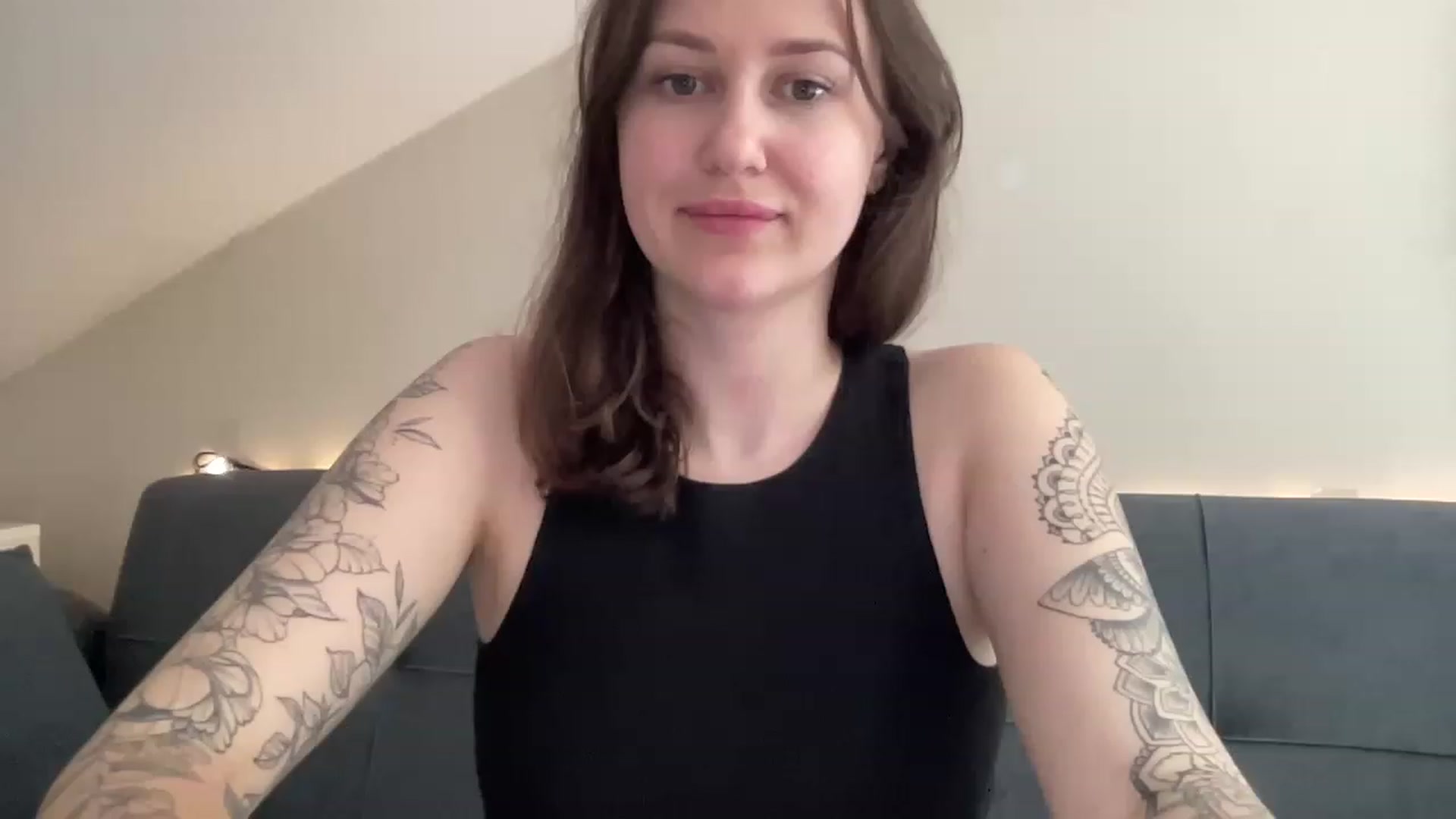 Gallery image thumbnail from Curvy_Bae's myfreecams stream on, 05/09/2023, 12:38 image 15 of 20