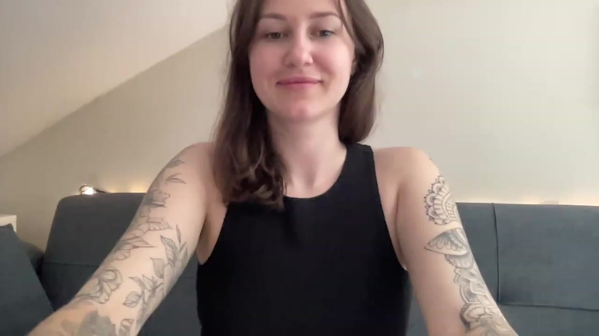 Gallery image thumbnail from Curvy_Bae's myfreecams stream on, 05/09/2023, 12:38 image 18 of 20