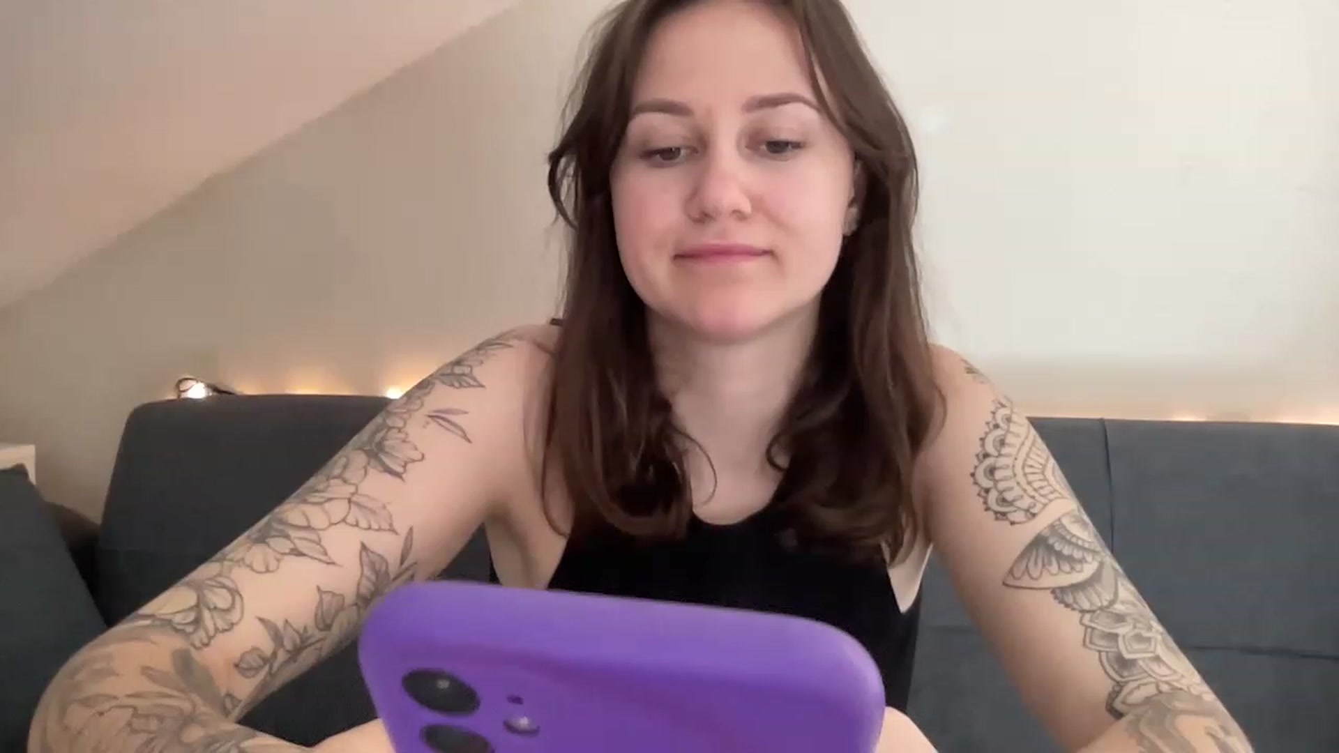 Gallery image thumbnail from Curvy_Bae's myfreecams stream on, 05/09/2023, 12:38 image 4 of 20