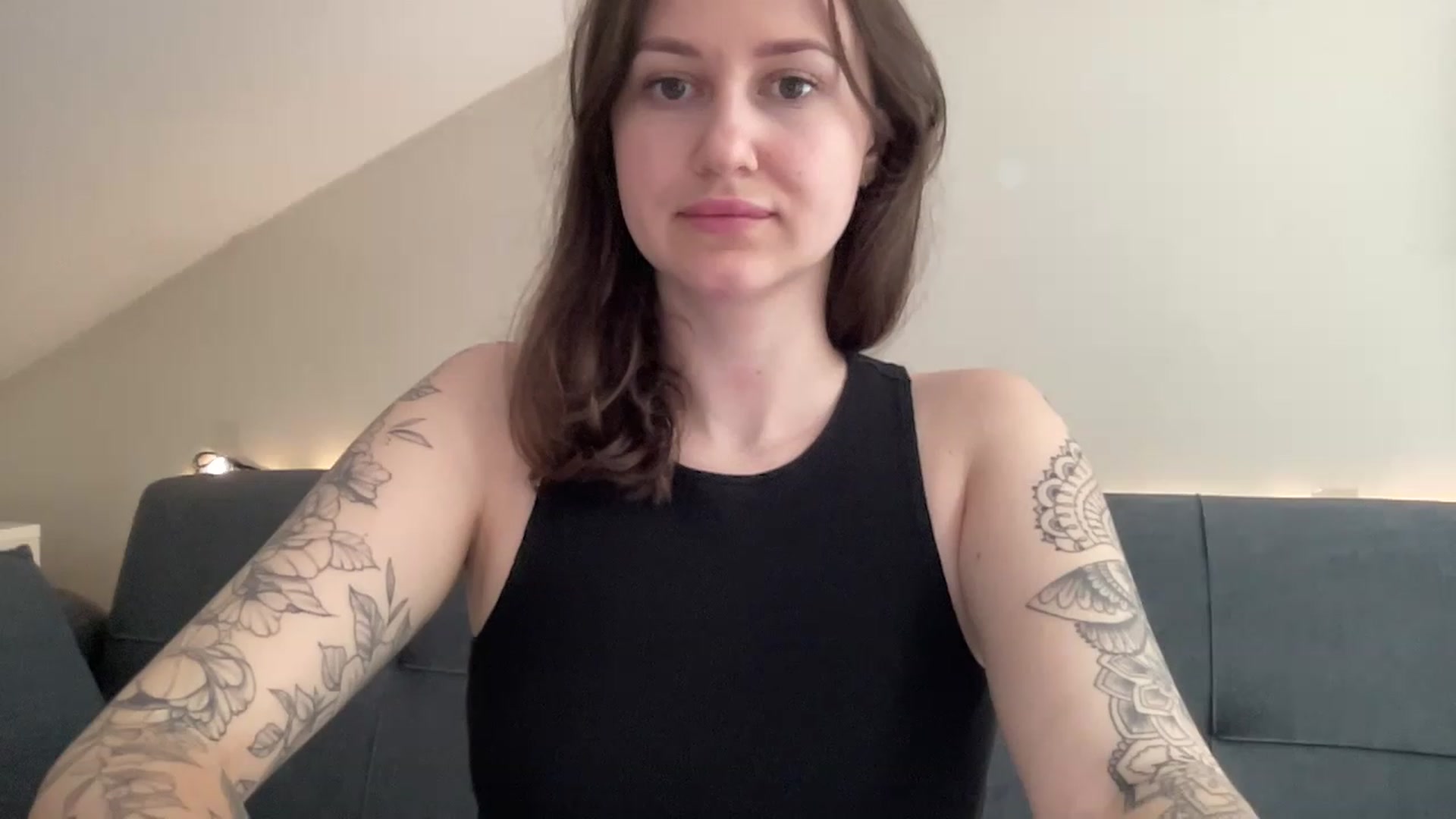 Gallery image thumbnail from Curvy_Bae's myfreecams stream on, 05/09/2023, 12:38 image 16 of 20