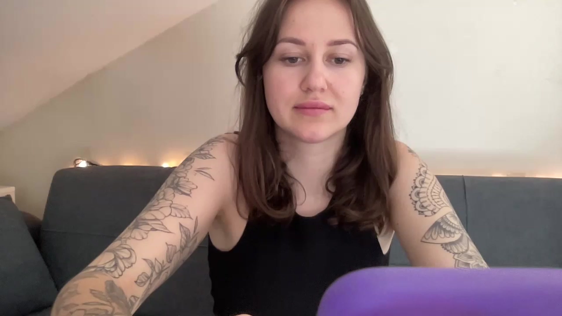 Gallery image thumbnail from Curvy_Bae's myfreecams stream on, 05/09/2023, 12:38 image 1 of 20