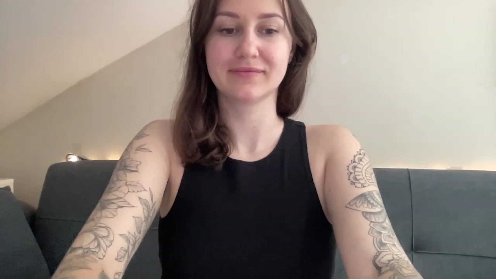 Gallery image thumbnail from Curvy_Bae's myfreecams stream on, 05/09/2023, 12:38 image 12 of 20