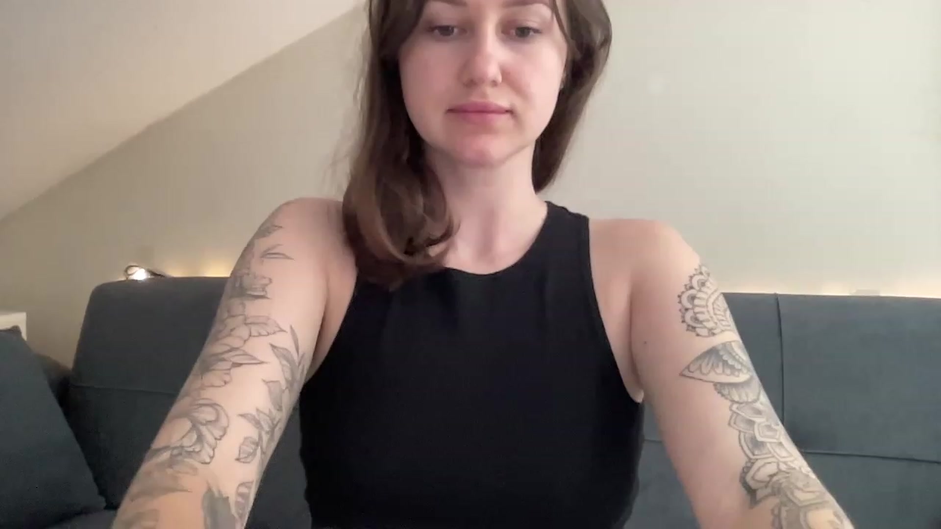 Gallery image thumbnail from Curvy_Bae's myfreecams stream on, 05/09/2023, 12:38 image 10 of 20