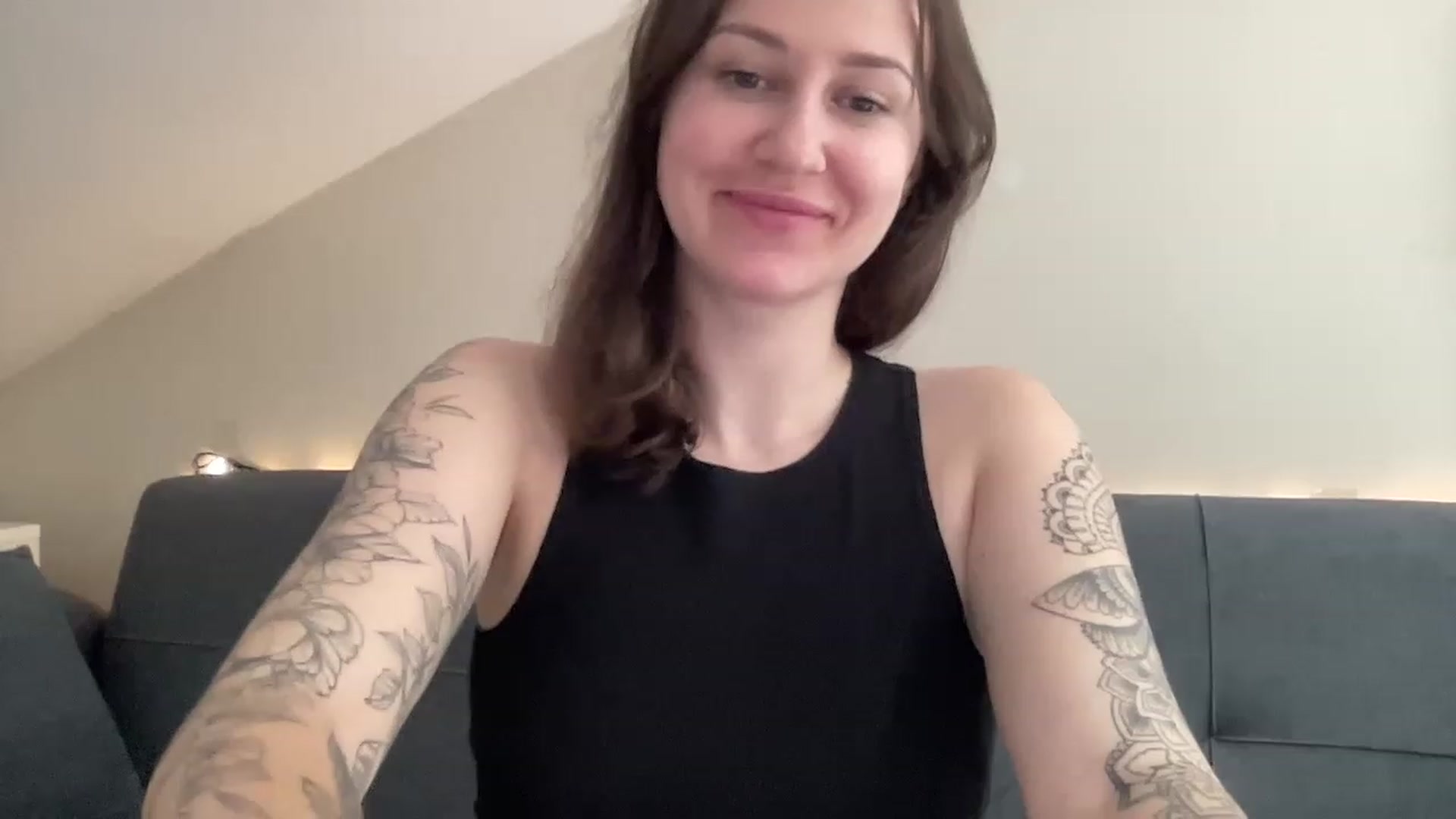 Gallery image thumbnail from Curvy_Bae's myfreecams stream on, 05/09/2023, 12:38 image 11 of 20