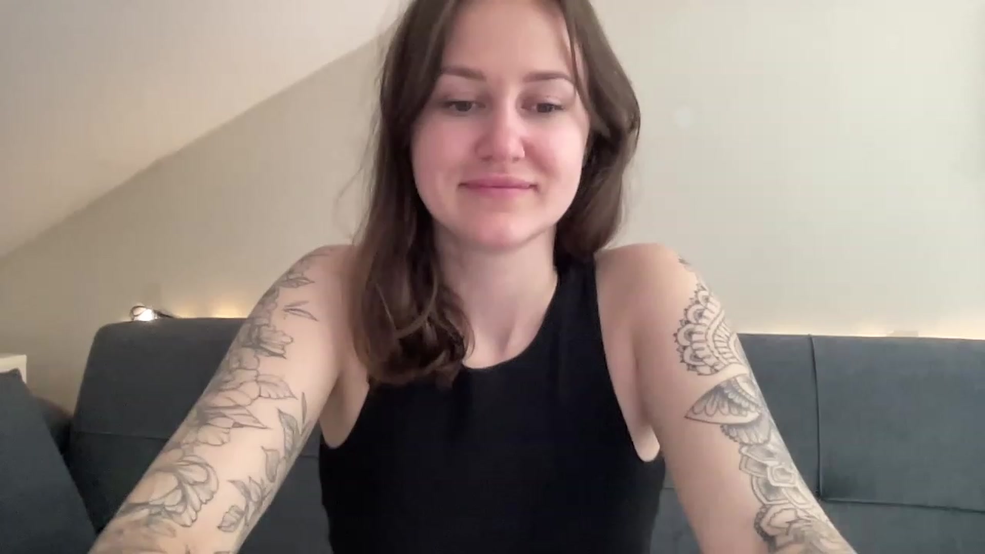 Gallery image thumbnail from Curvy_Bae's myfreecams stream on, 05/09/2023, 12:38 image 13 of 20