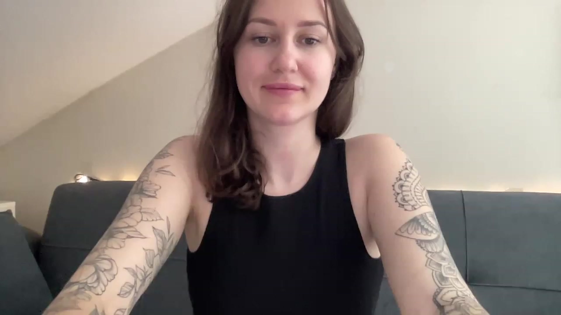Gallery image thumbnail from Curvy_Bae's myfreecams stream on, 05/09/2023, 12:38 image 14 of 20