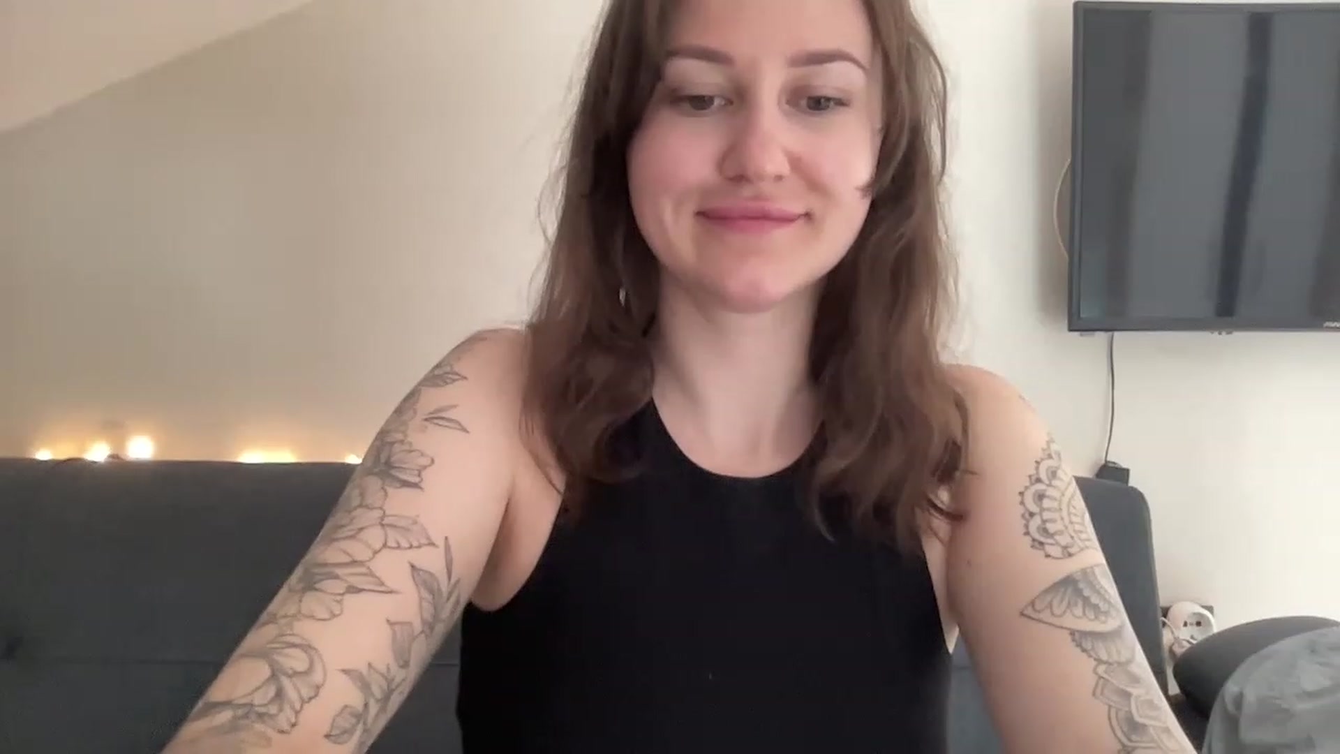 Gallery image thumbnail from Curvy_Bae's myfreecams stream on, 05/14/2023, 09:02 image 16 of 20
