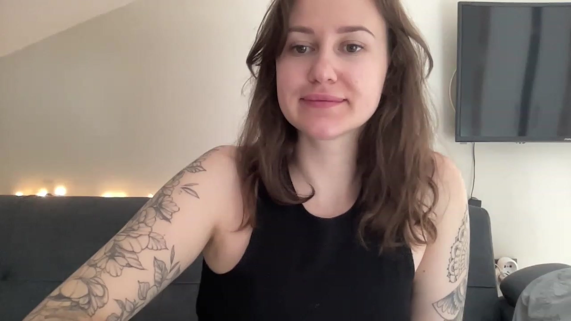 Gallery image thumbnail from Curvy_Bae's myfreecams stream on, 05/14/2023, 09:02 image 19 of 20
