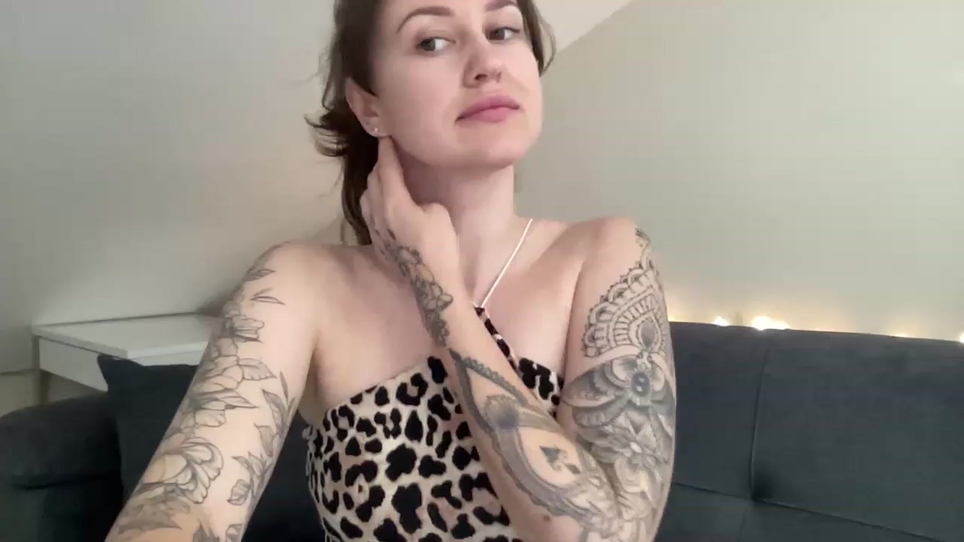 Gallery image thumbnail from Curvy_Bae's myfreecams stream on, 05/20/2023, 13:51 image 8 of 20