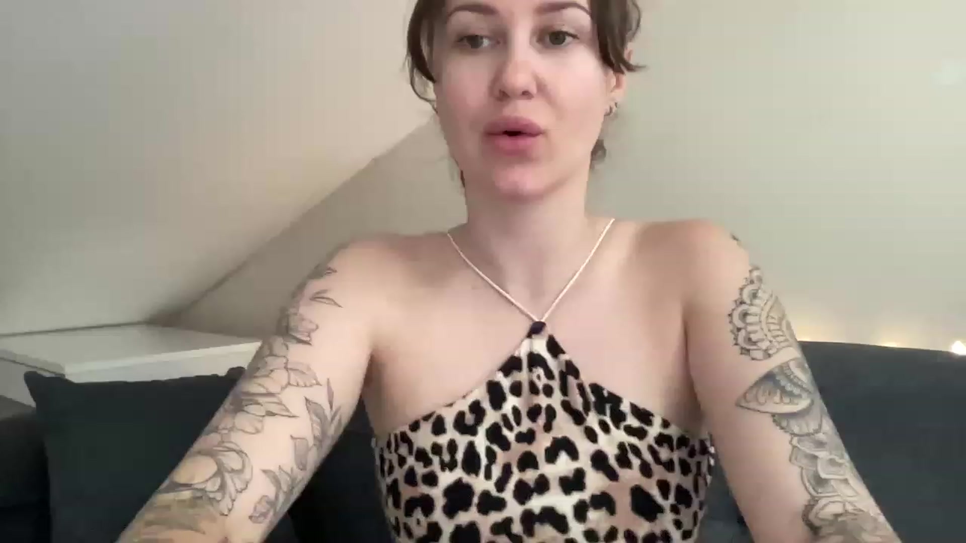 Gallery image thumbnail from Curvy_Bae's myfreecams stream on, 05/20/2023, 13:51 image 4 of 20