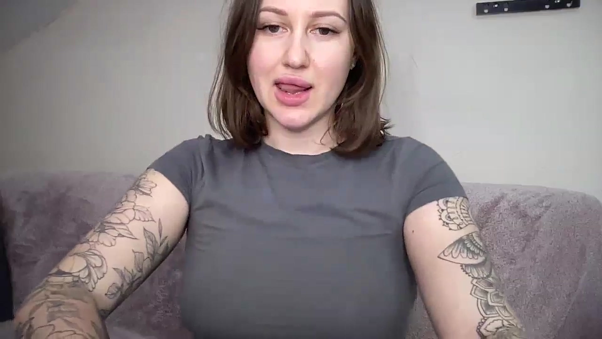 Gallery image thumbnail from Curvy_Bae's myfreecams stream on, 02/11/2024, 23:31 image 6 of 20