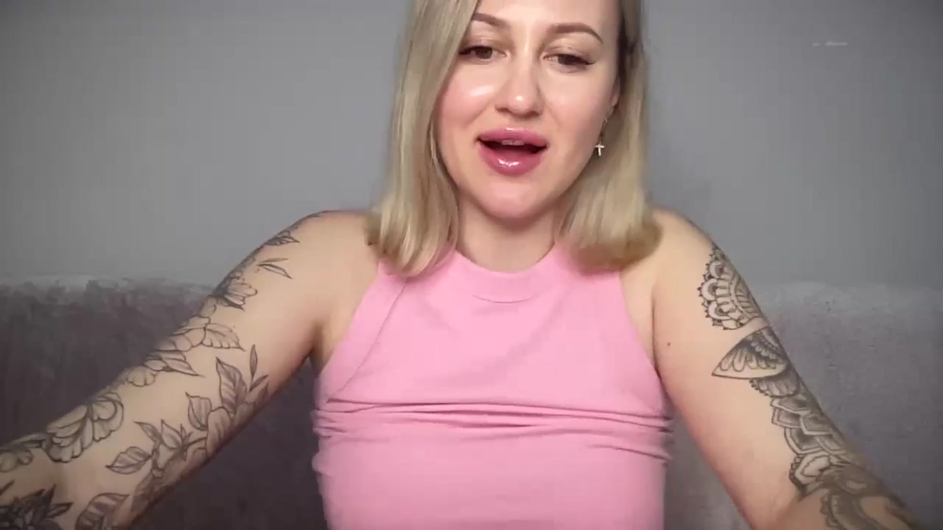 Gallery image thumbnail from Curvy_Bae's myfreecams stream on, 03/27/2024, 19:06 image 2 of 20