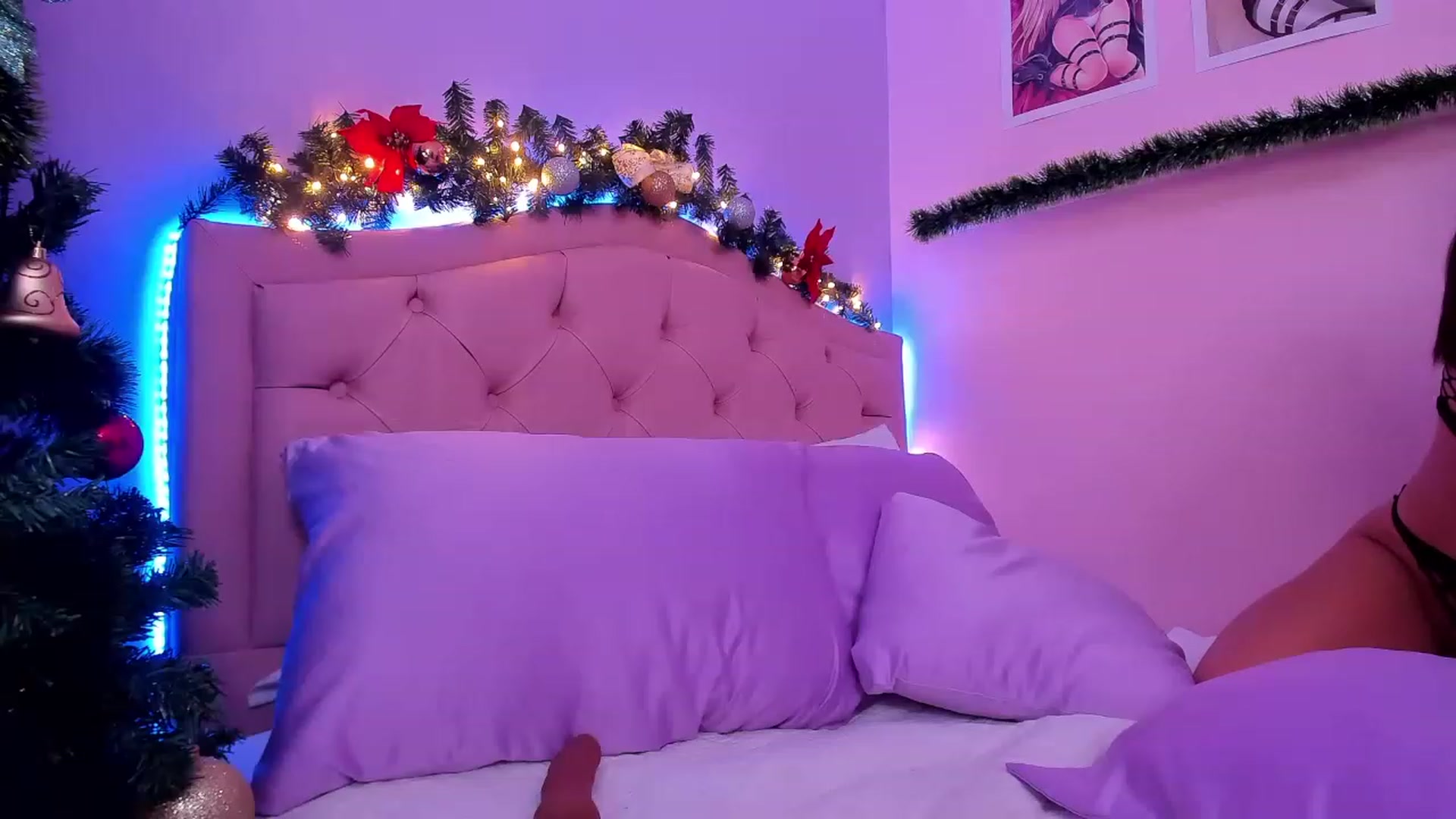 Gallery image thumbnail from Curvy_Girl_'s myfreecams stream on, 12/15/2022, 06:51 image 12 of 20
