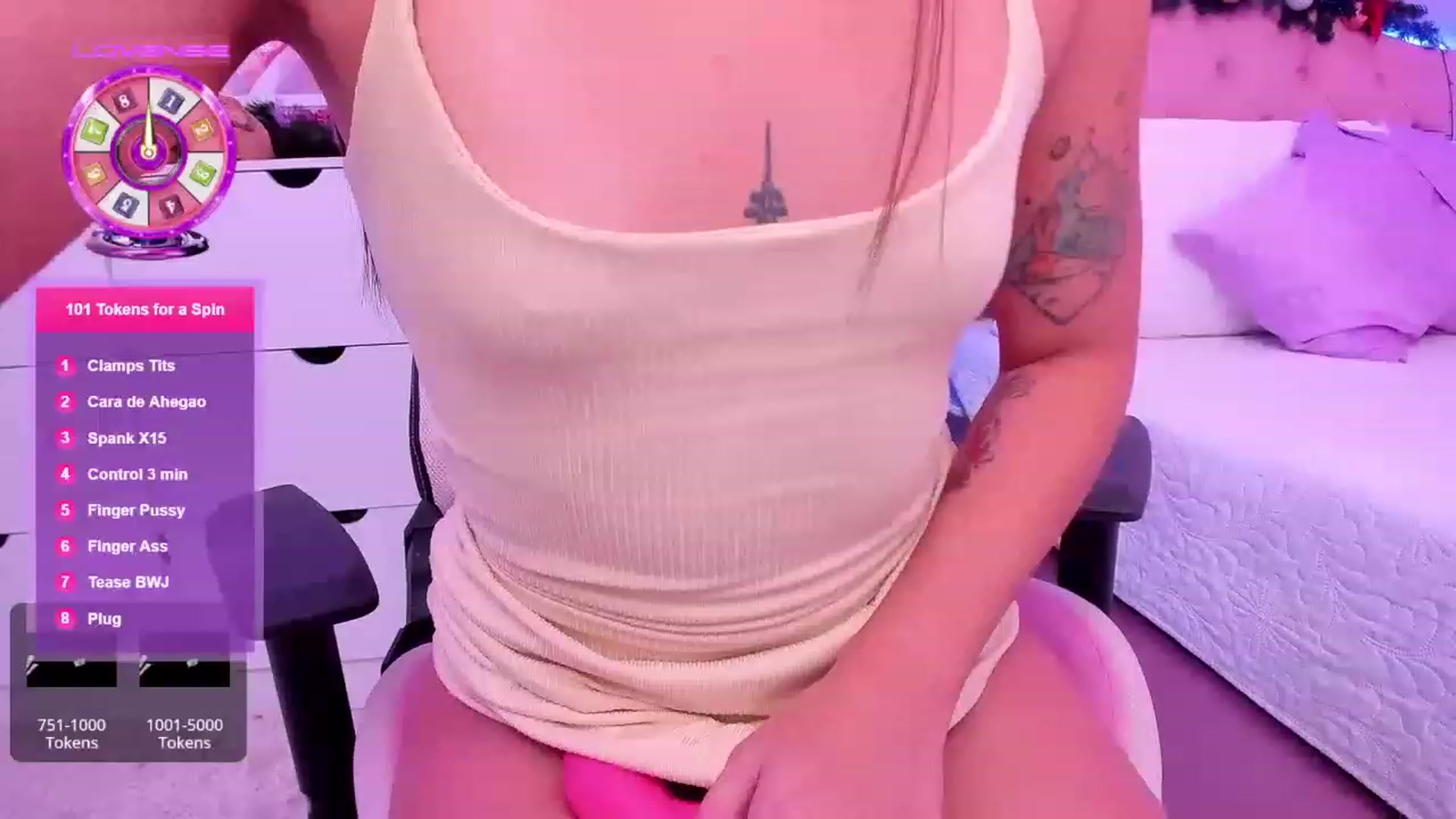 Gallery image thumbnail from Curvy_Girl_'s myfreecams stream on, 12/31/2022, 01:46 image 7 of 20