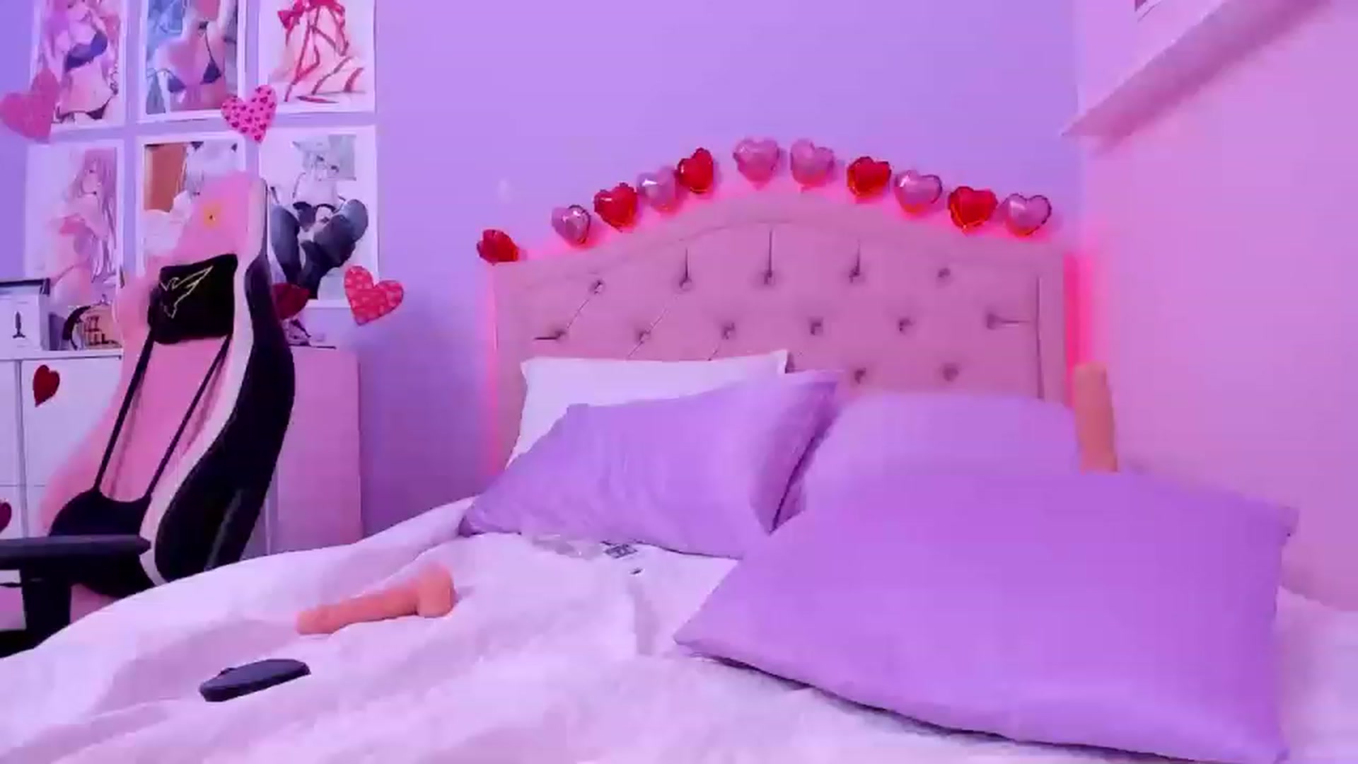 Gallery image thumbnail from Curvy_Girl_'s myfreecams stream on, 04/12/2023, 07:18 image 15 of 20
