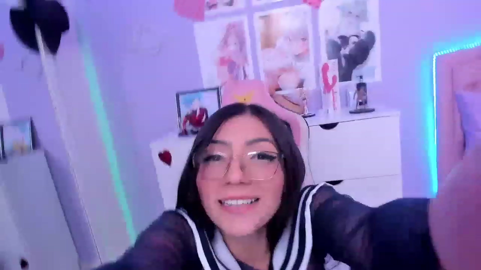 Gallery image thumbnail from Curvy_Girl_'s myfreecams stream on, 08/04/2023, 06:13 image 6 of 20