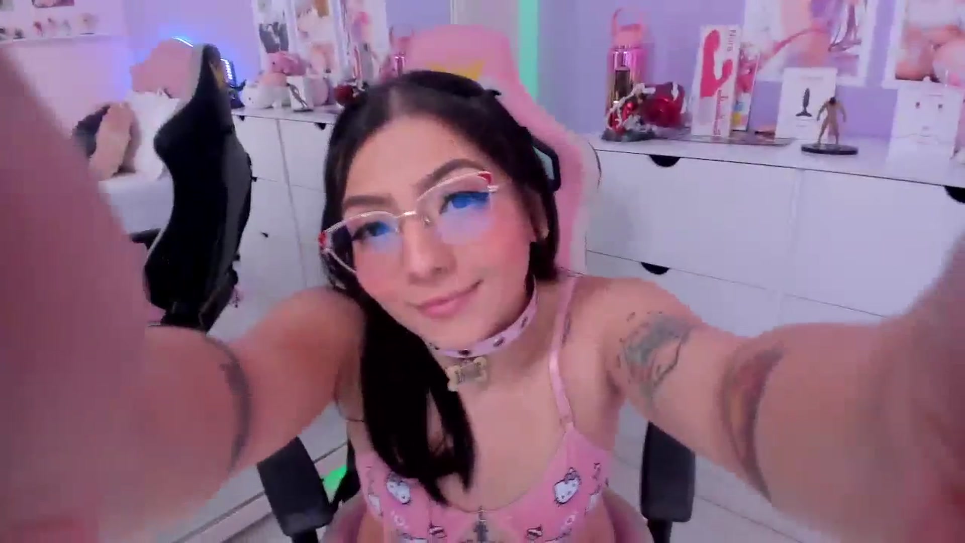 Gallery image thumbnail from Curvy_Girl_'s myfreecams stream on, 03/14/2024, 01:17 image 2 of 20