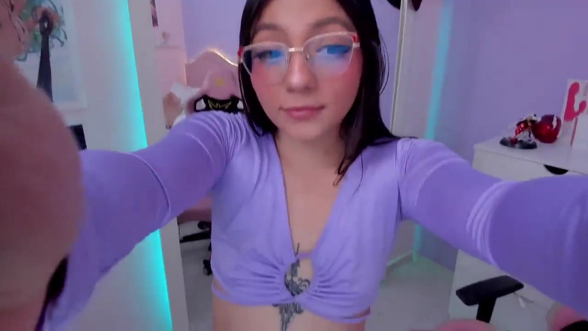 Gallery image thumbnail from Curvy_Girl_'s myfreecams stream on, 08/06/2024, 03:19 image 7 of 20