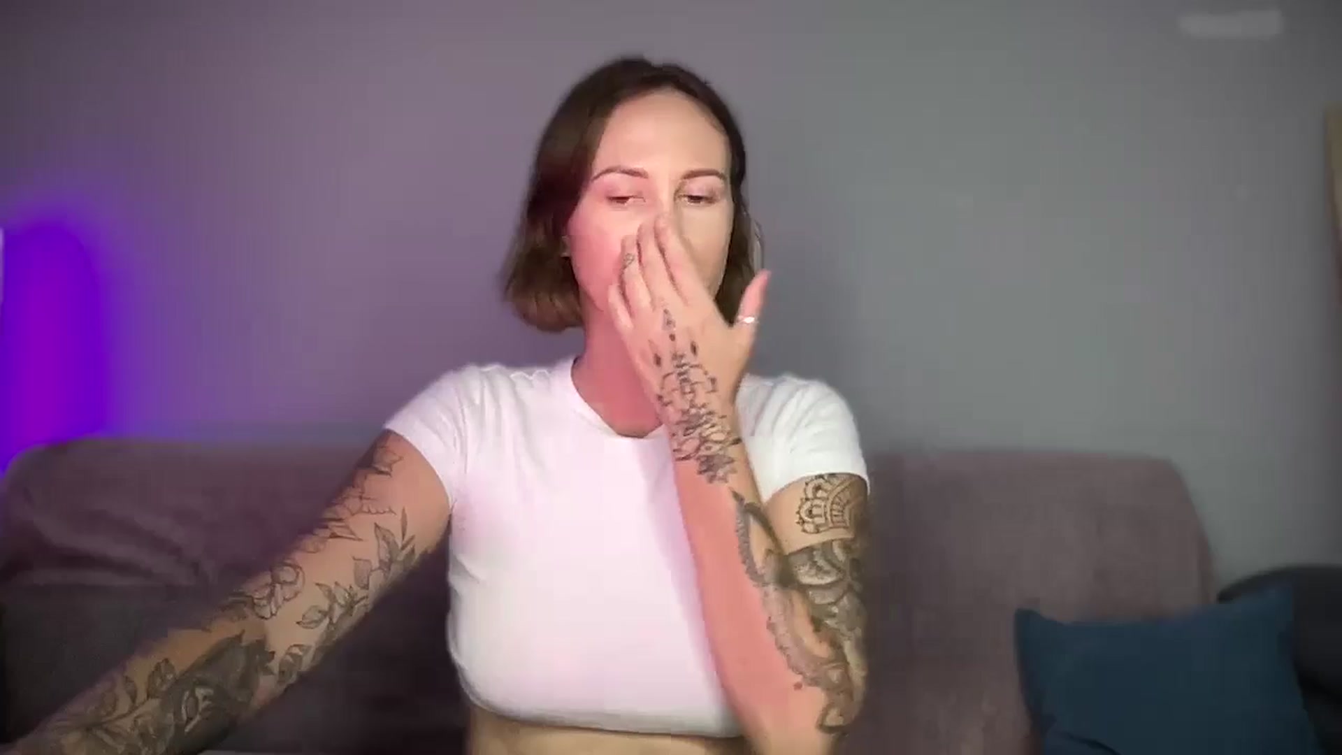 Gallery image thumbnail from Curvy_Me's myfreecams stream on, 08/31/2024, 16:36 image 12 of 20