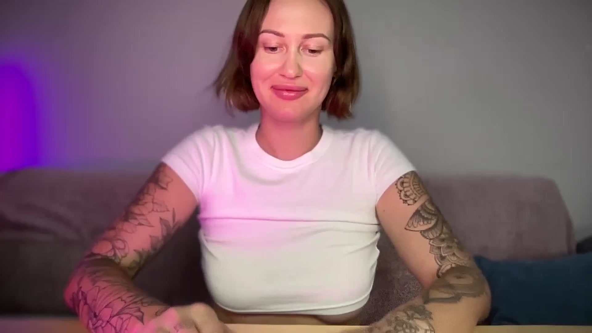 Gallery image thumbnail from Curvy_Me's myfreecams stream on, 08/31/2024, 19:39 image 2 of 20