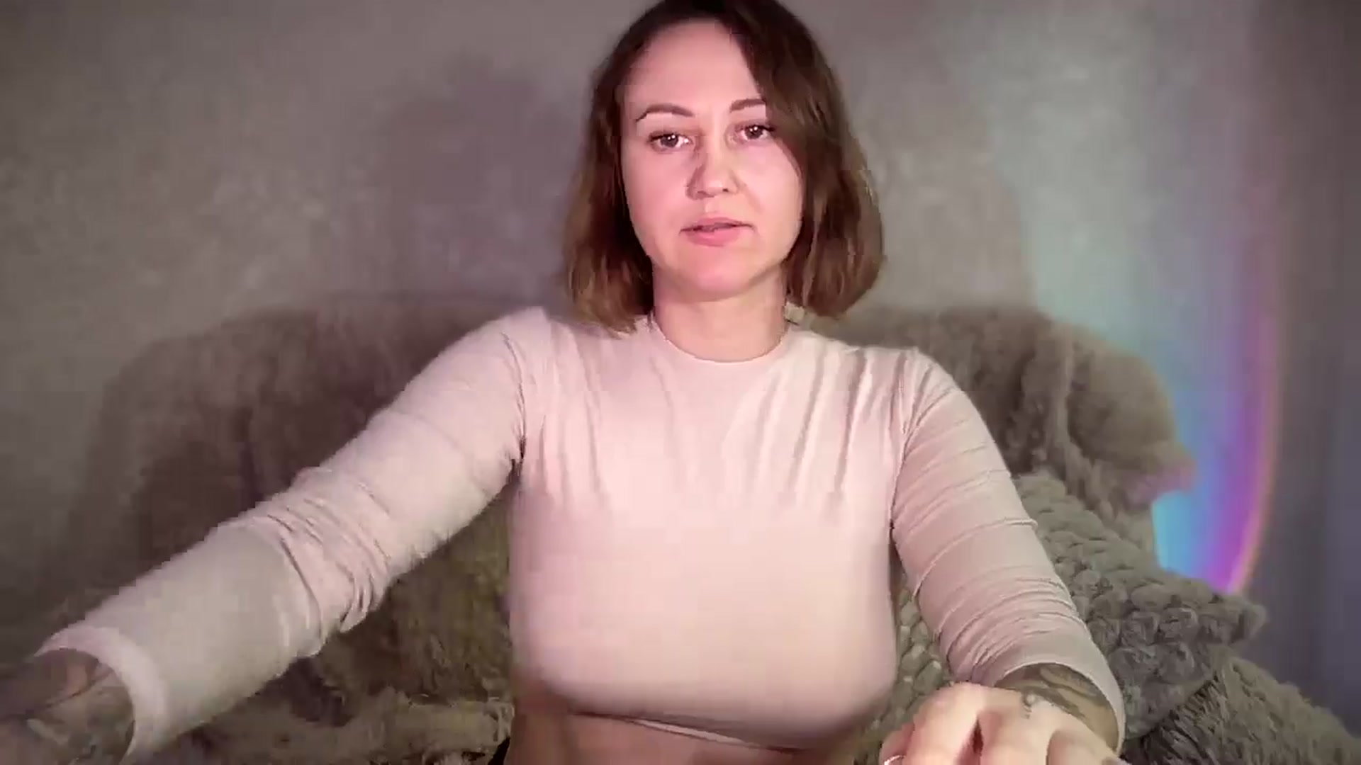 Gallery image thumbnail from Curvy_Me's myfreecams stream on, 11/22/2024, 15:39 image 4 of 20