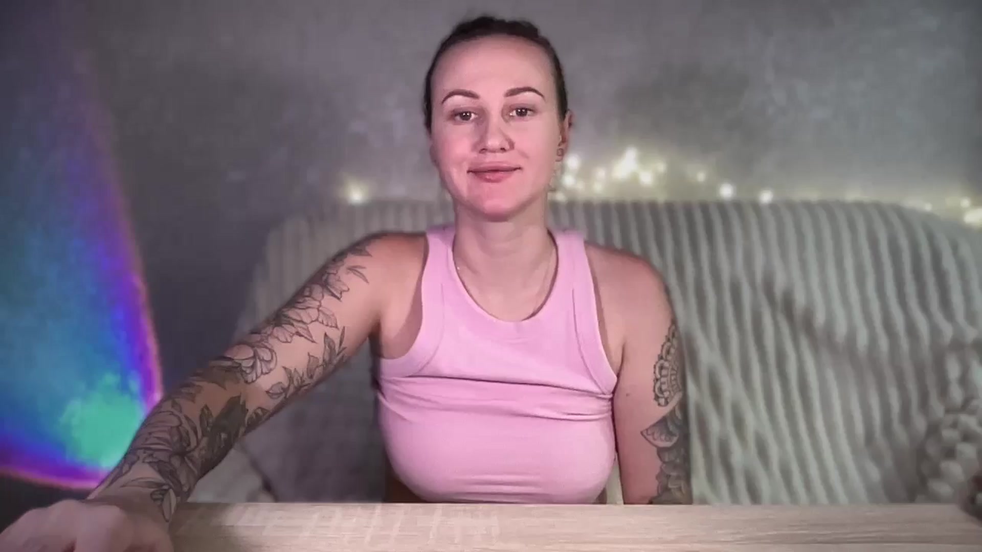 Gallery image thumbnail from Curvy_Me's myfreecams stream on, 12/09/2024, 19:04 image 11 of 20