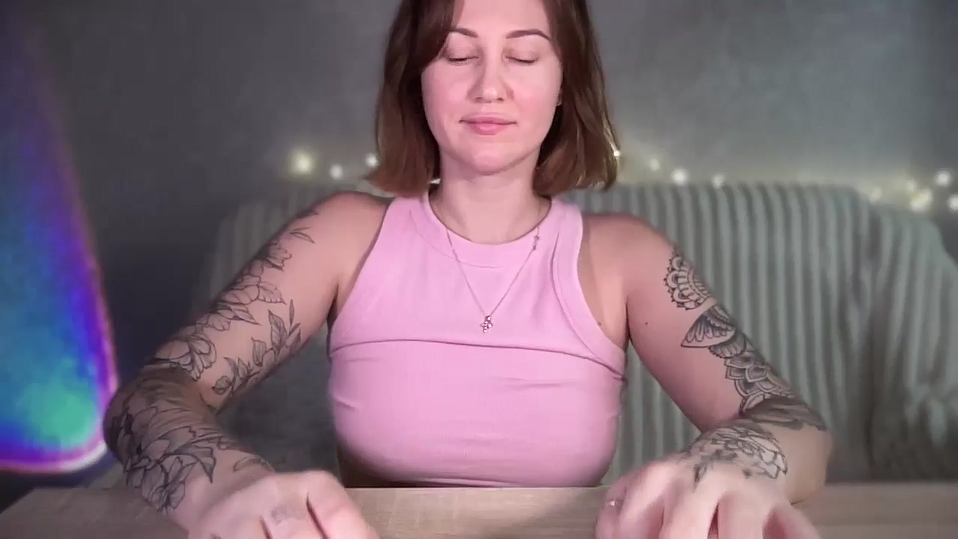 Gallery image thumbnail from Curvy_Me's myfreecams stream on, 12/10/2024, 20:09 image 7 of 20