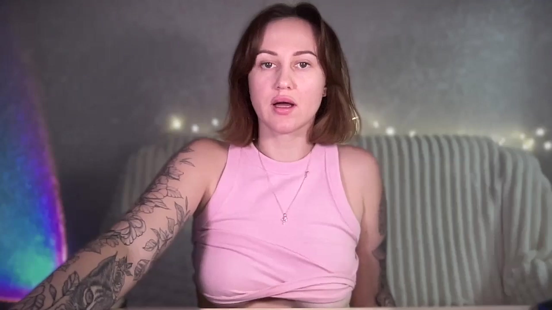 Gallery image thumbnail from Curvy_Me's myfreecams stream on, 12/10/2024, 20:09 image 16 of 20
