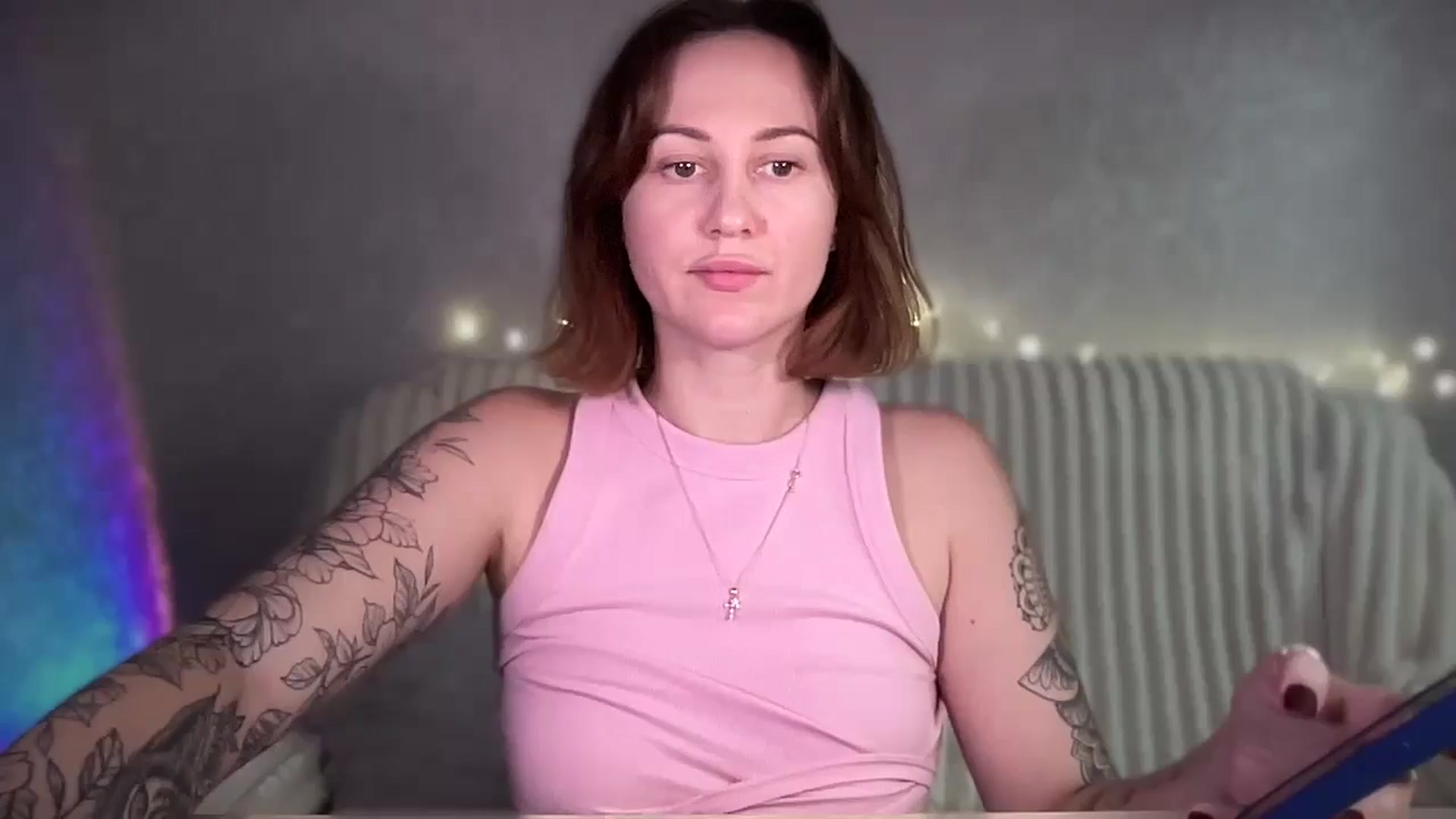 Gallery image thumbnail from Curvy_Me's myfreecams stream on, 12/10/2024, 20:09 image 15 of 20