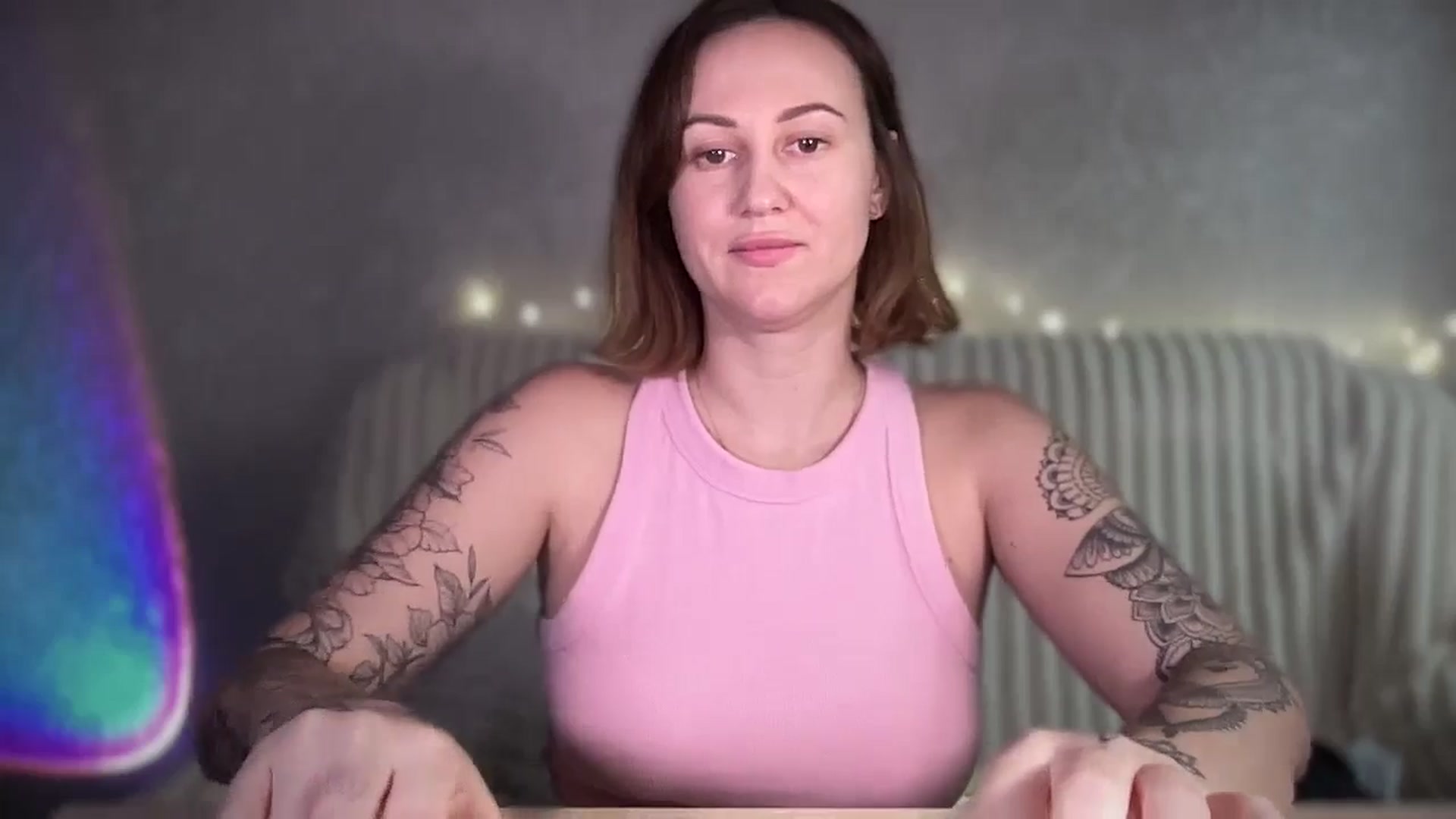 Gallery image thumbnail from Curvy_Me's myfreecams stream on, 12/10/2024, 21:57 image 3 of 20