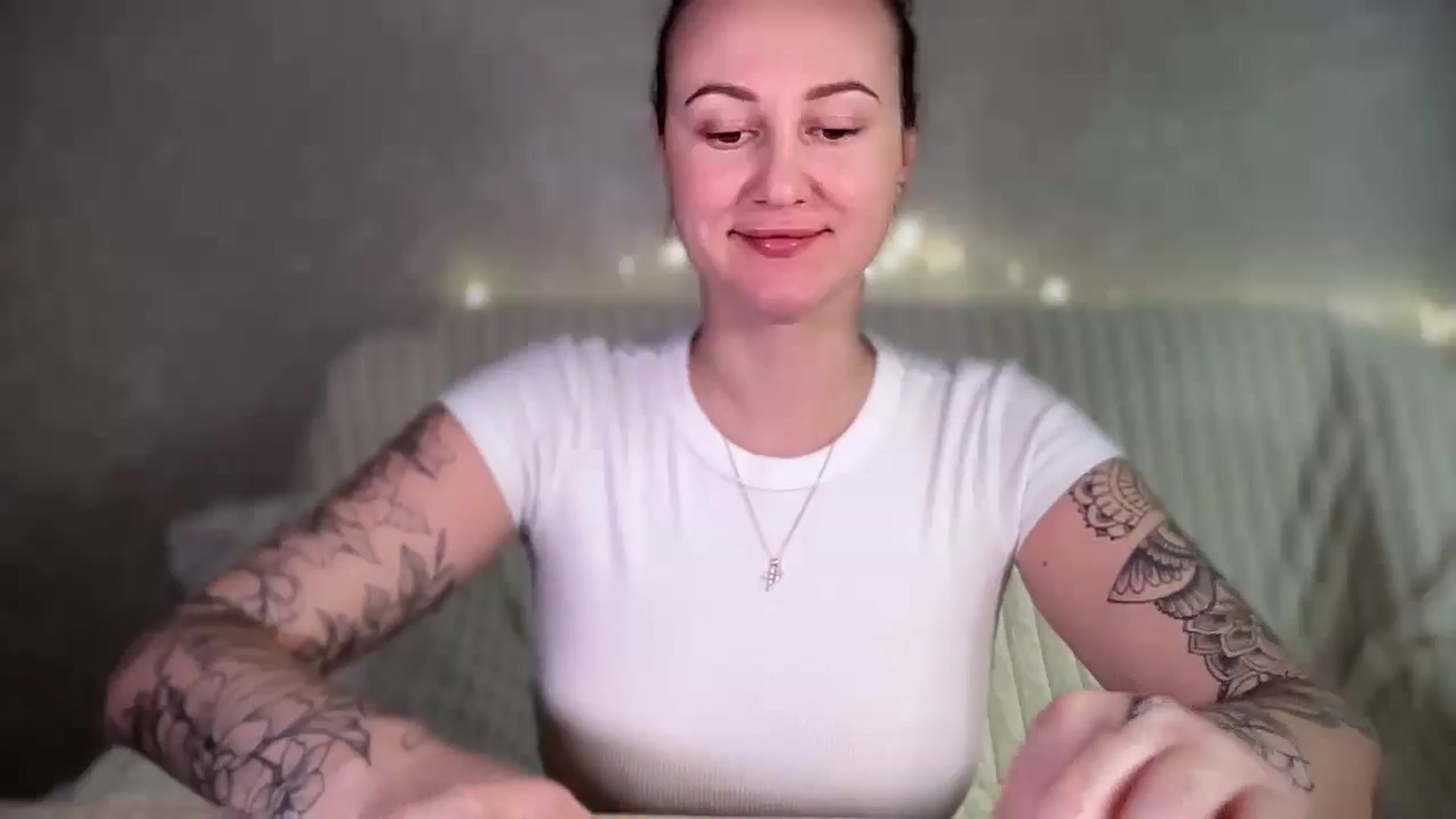 Gallery image thumbnail from Curvy_Me's myfreecams stream on, 12/13/2024, 20:09 image 12 of 20